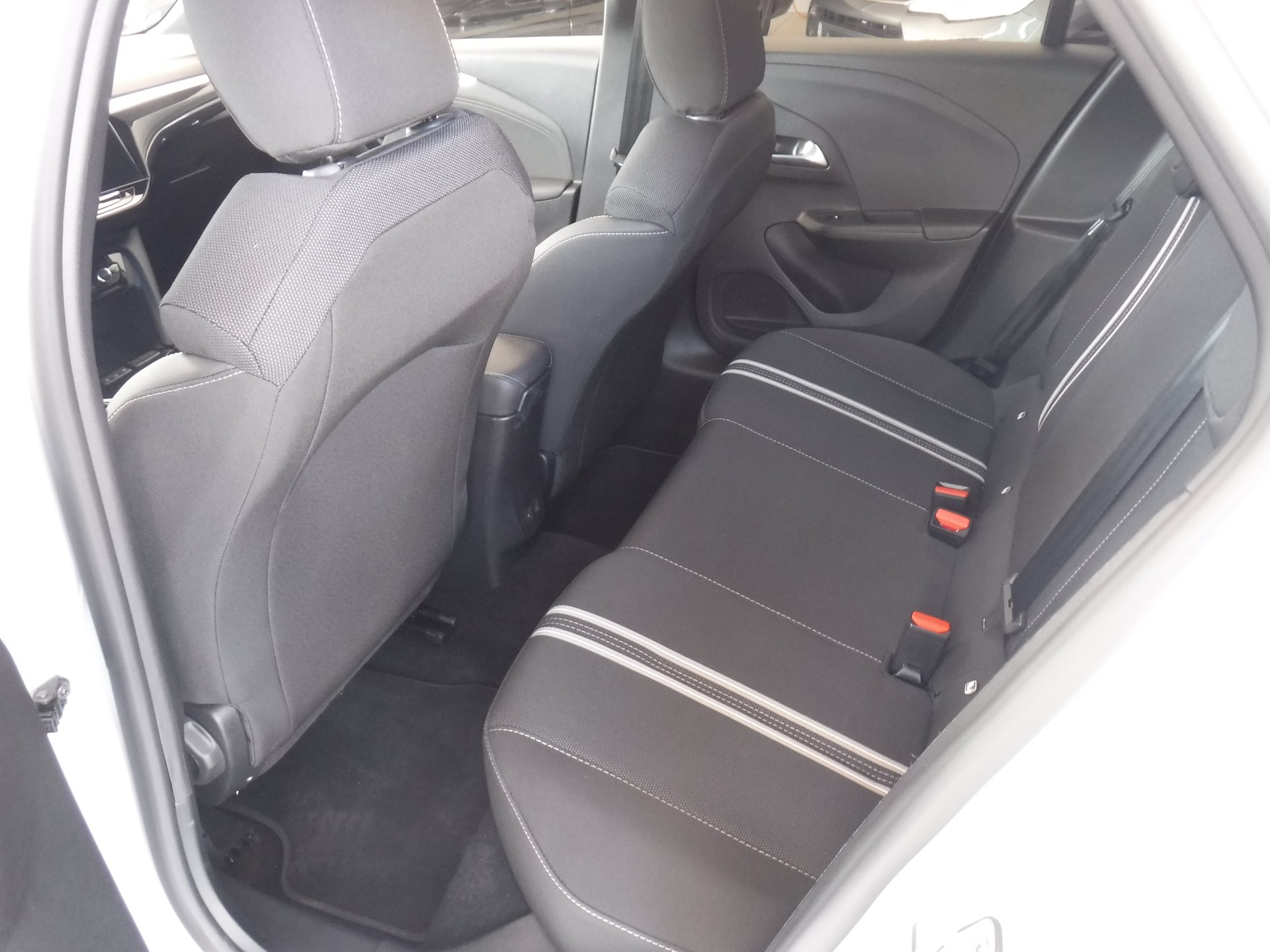 OPEL Corsa 1.2 TP GS A-image-4