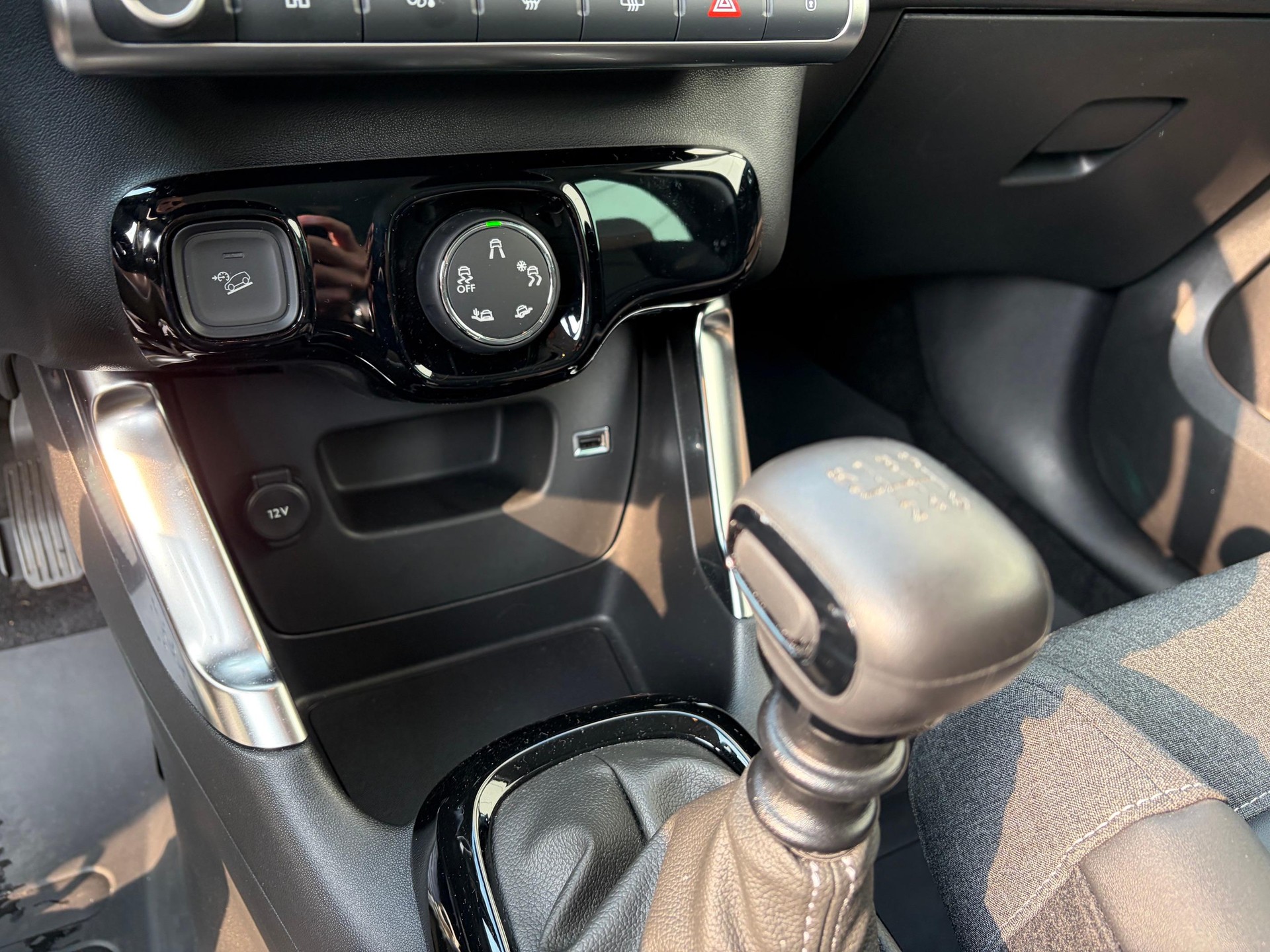 CITROEN C3 Aircross 1.2 PureTech 110 Swiss Edition-image-10