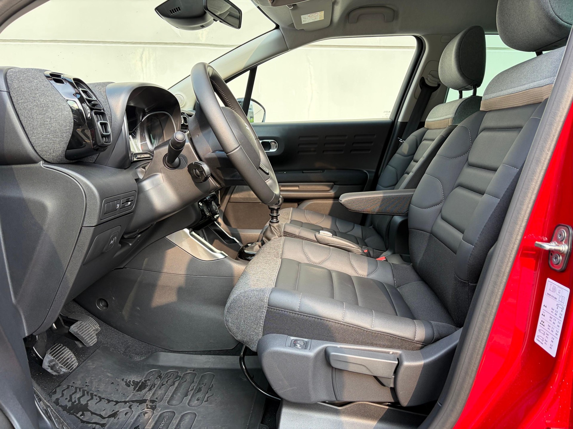 CITROEN C3 Aircross 1.2 PureTech 110 Swiss Edition-image-7