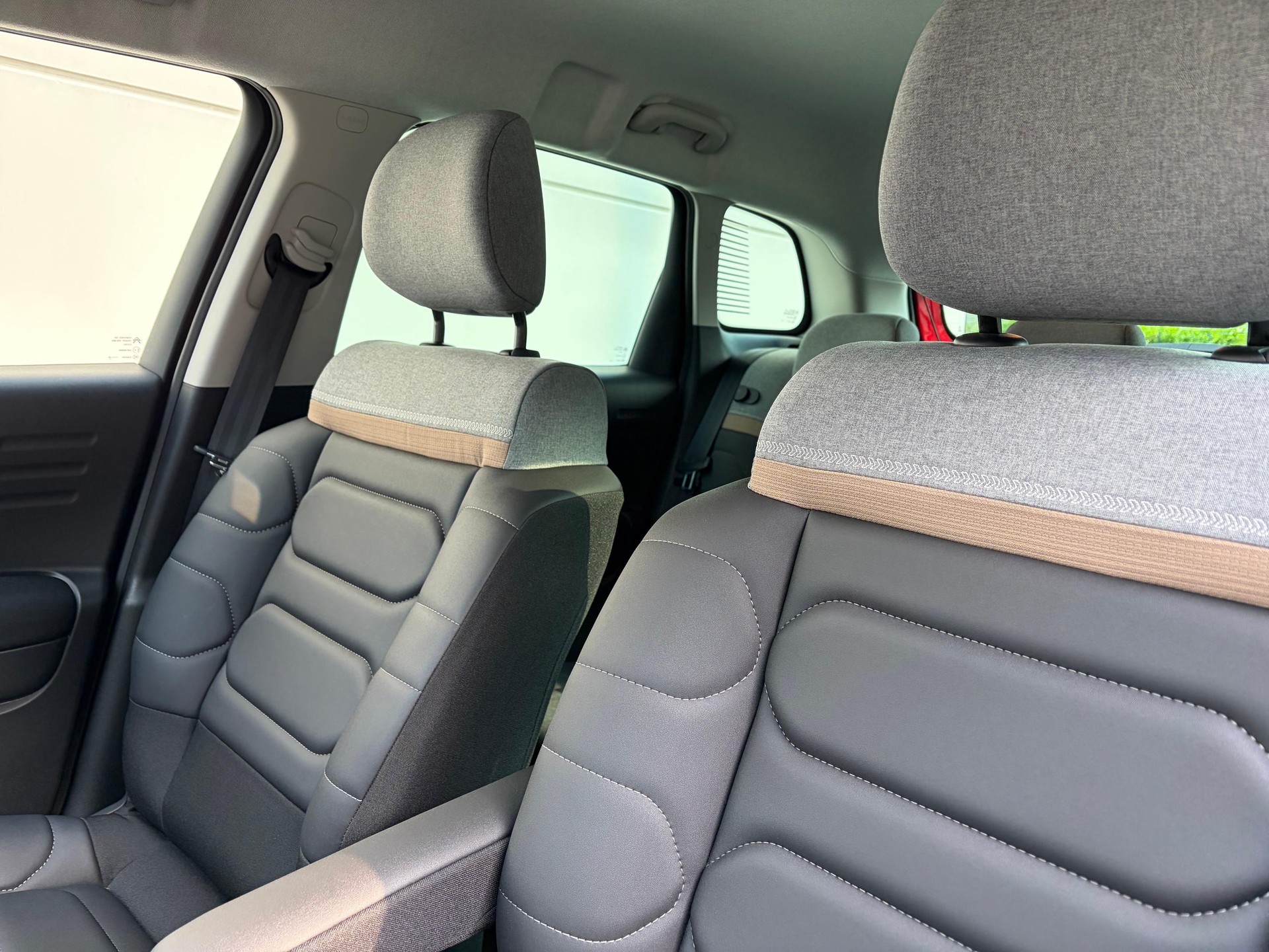 CITROEN C3 Aircross 1.2 PureTech 110 Swiss Edition-image-8