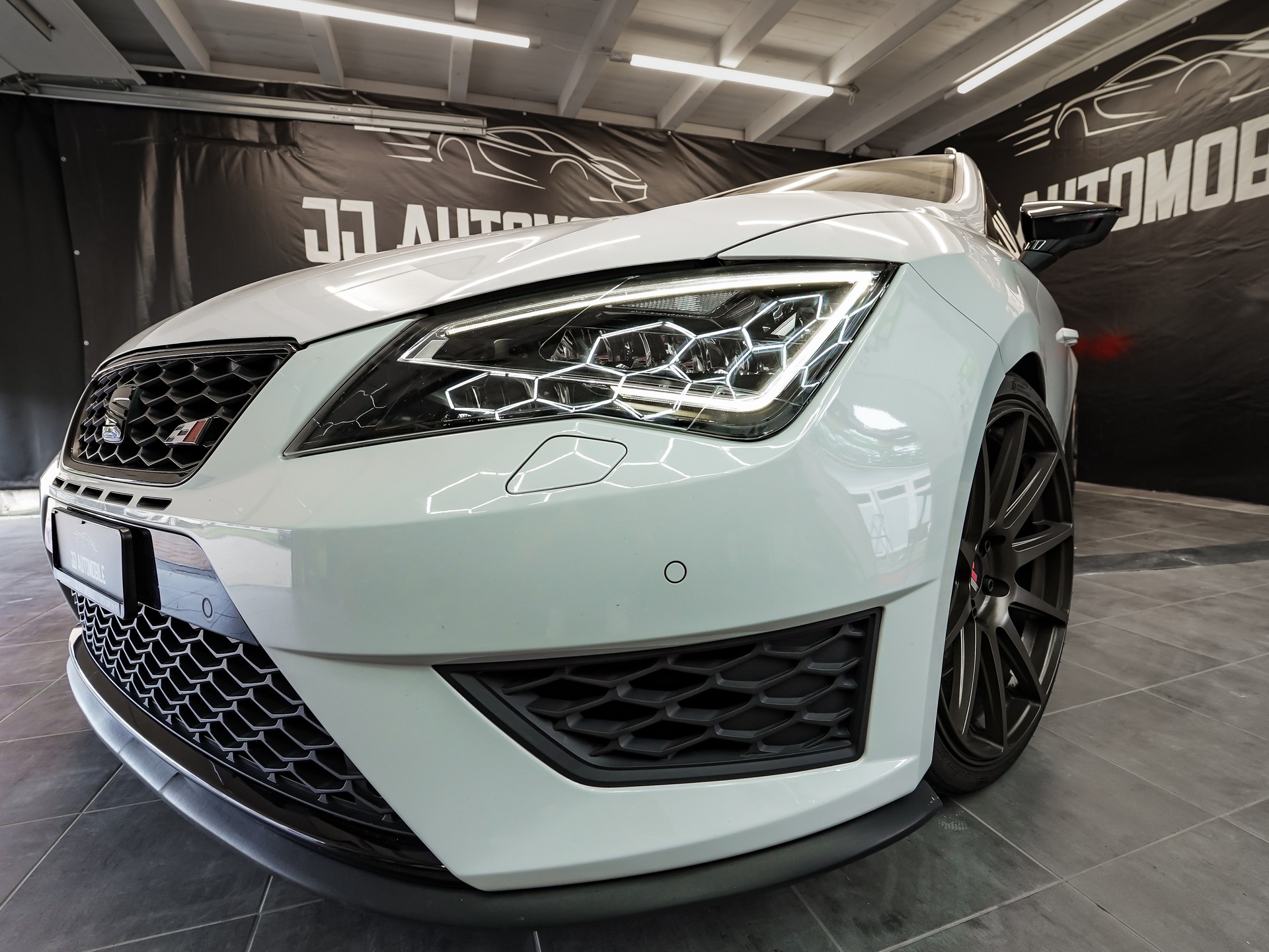 SEAT Leon ST 2.0 TSI Cupra 290 DSG-image-2