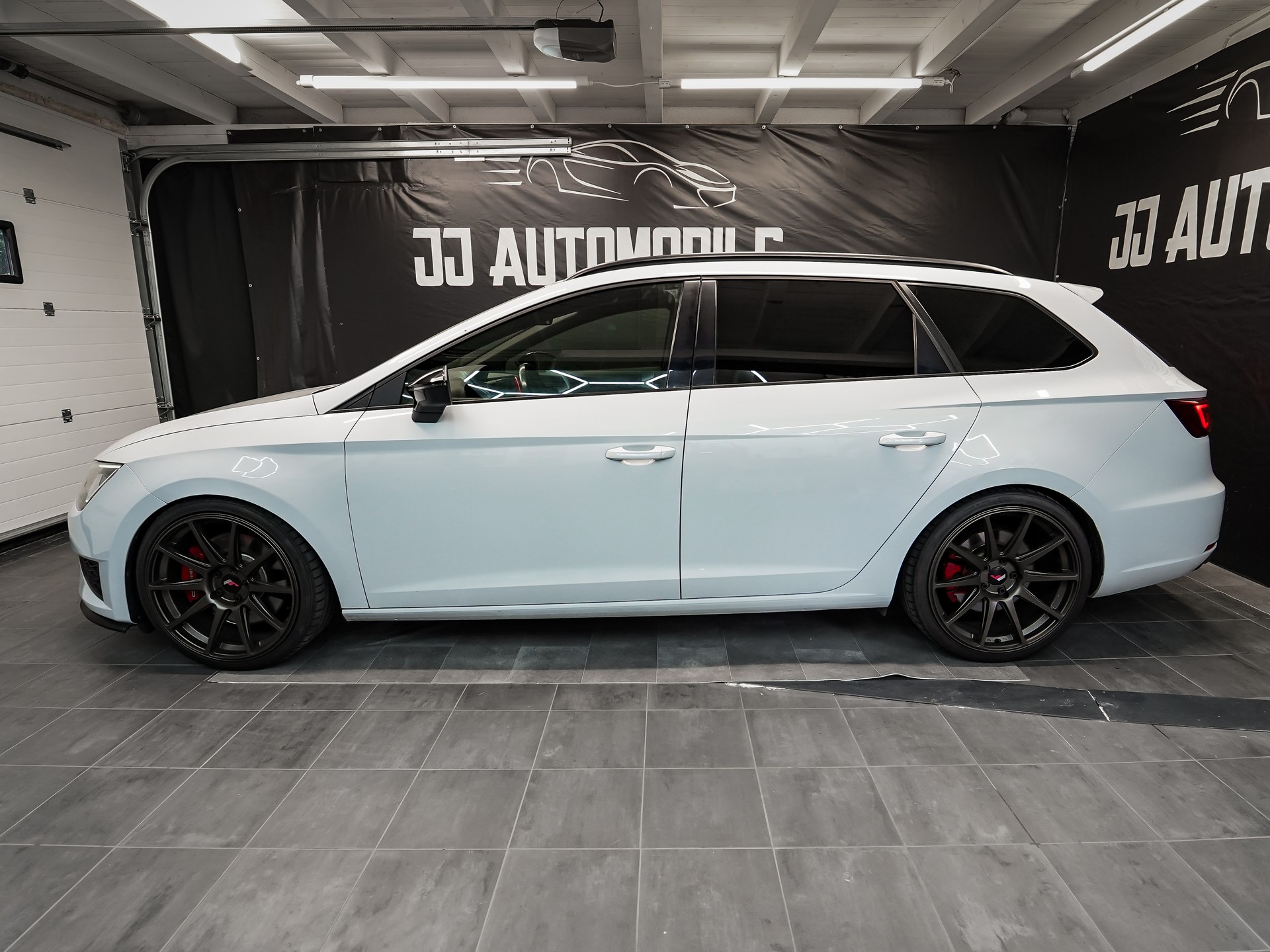 SEAT Leon ST 2.0 TSI Cupra 290 DSG-image-3