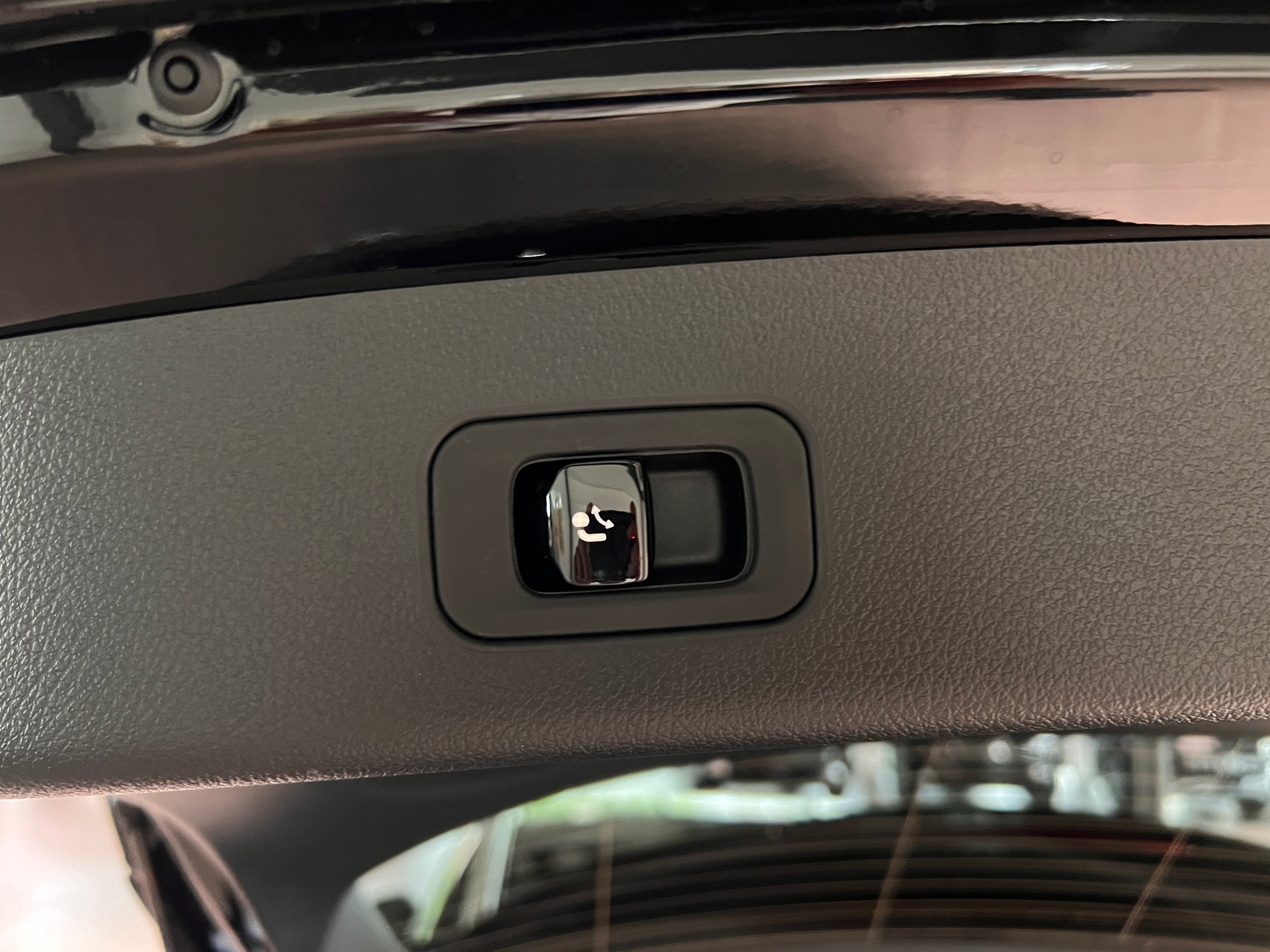 MERCEDES-BENZ GLC 300 e 4Matic EQ Star 9G-Tronic-image-7