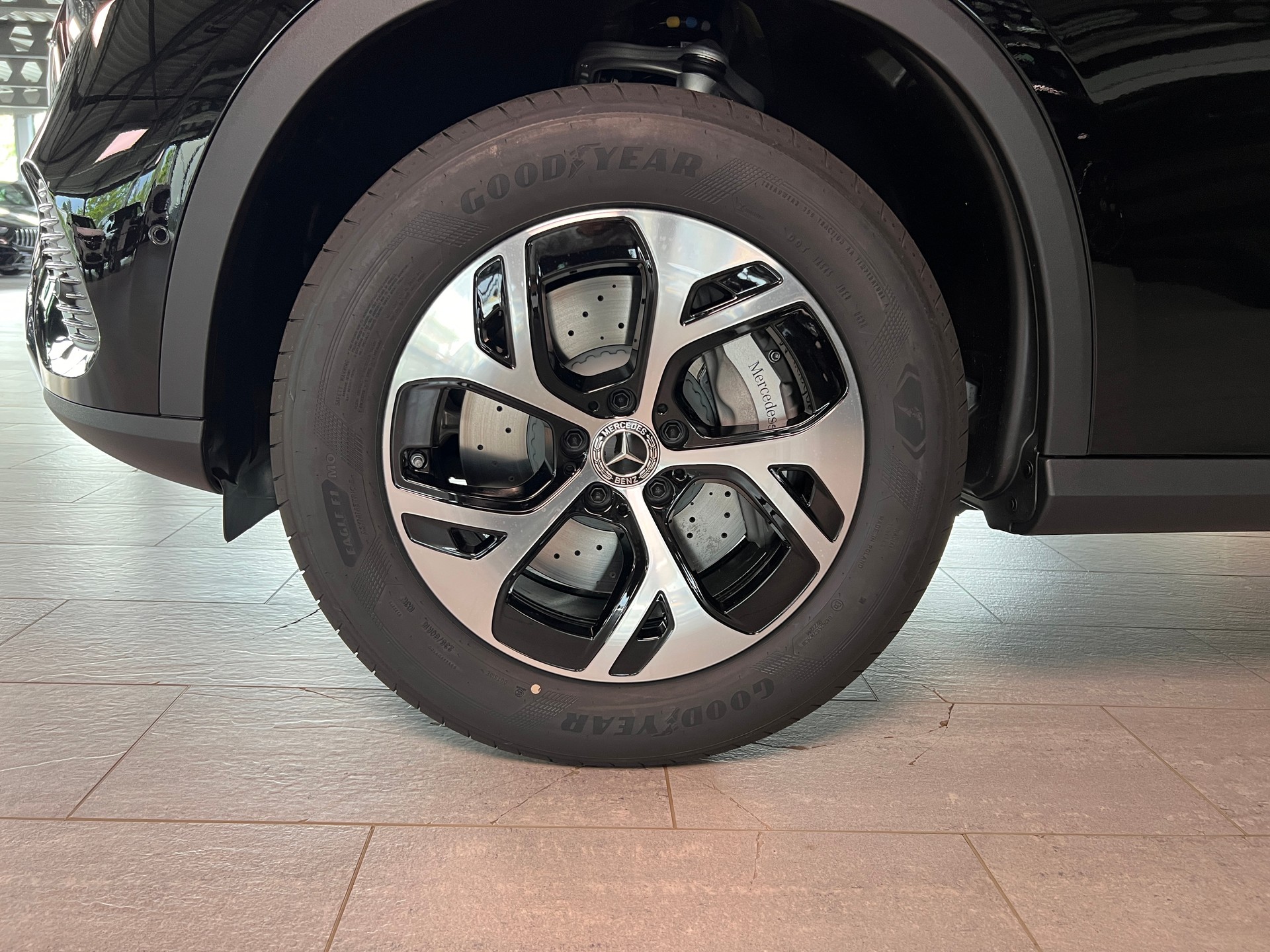 MERCEDES-BENZ GLC 300 e 4Matic EQ Star 9G-Tronic-image-5
