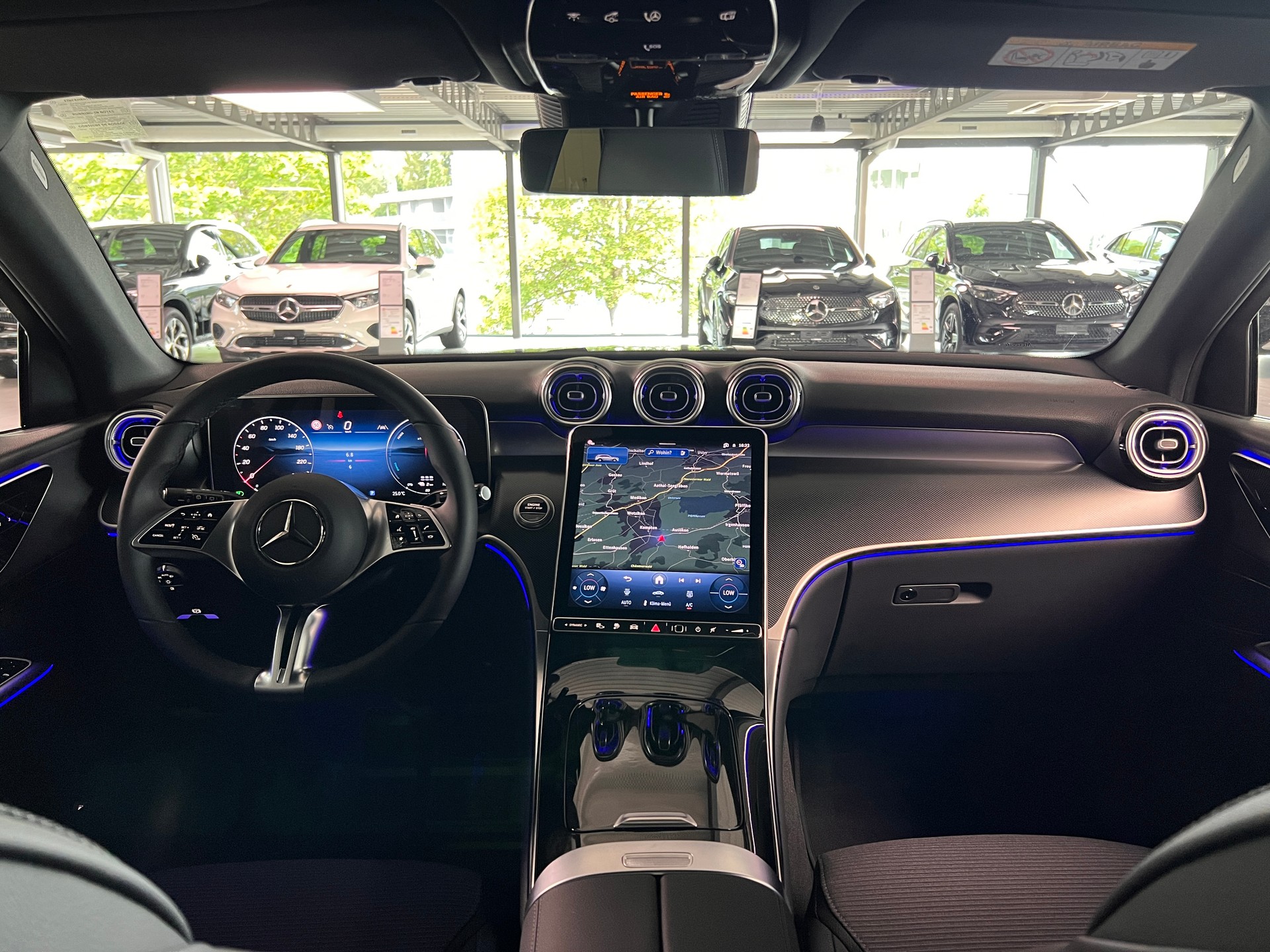 MERCEDES-BENZ GLC 300 e 4Matic EQ Star 9G-Tronic-image-11