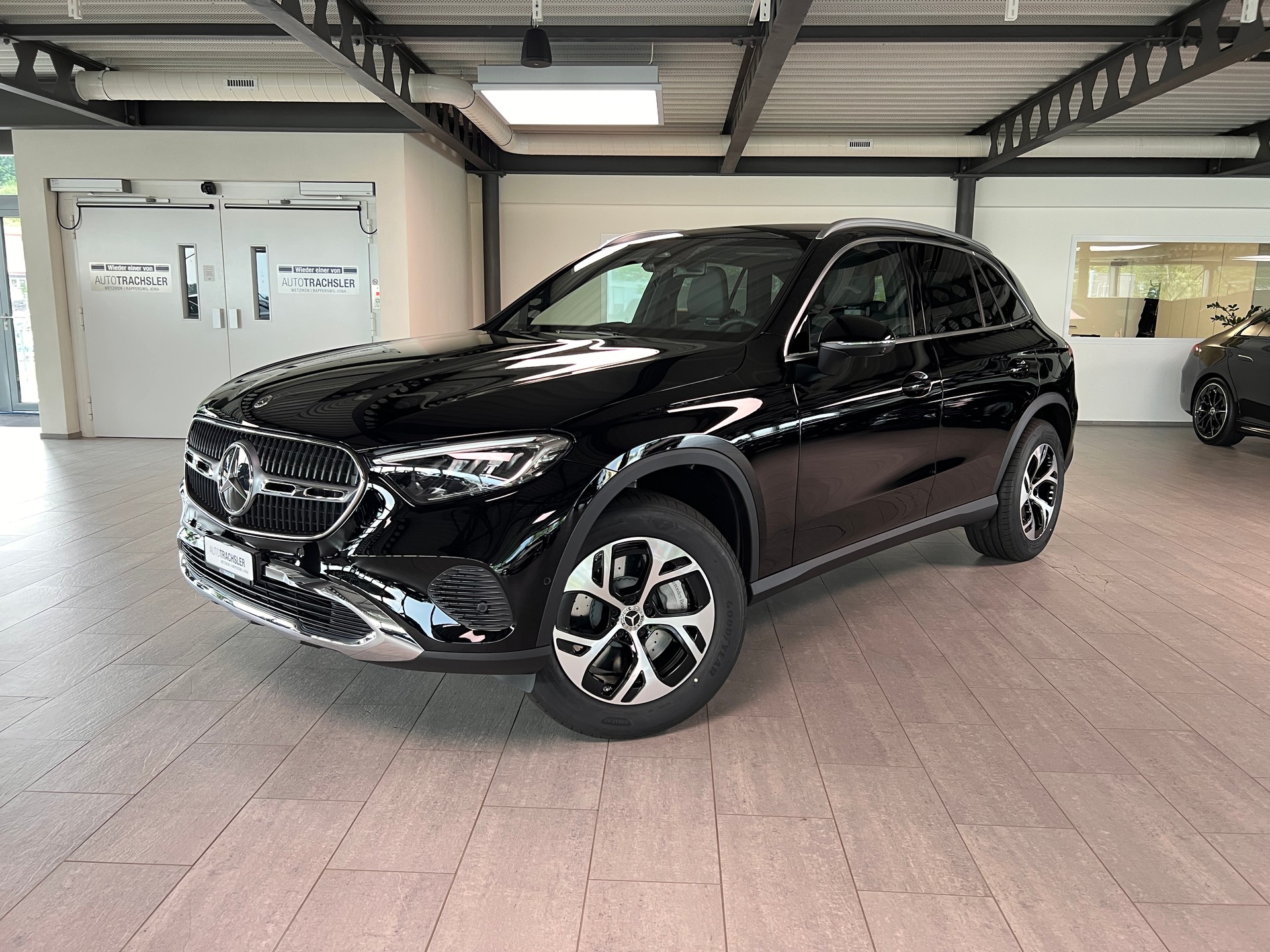 MERCEDES-BENZ GLC 300 e 4Matic EQ Star 9G-Tronic-image-0