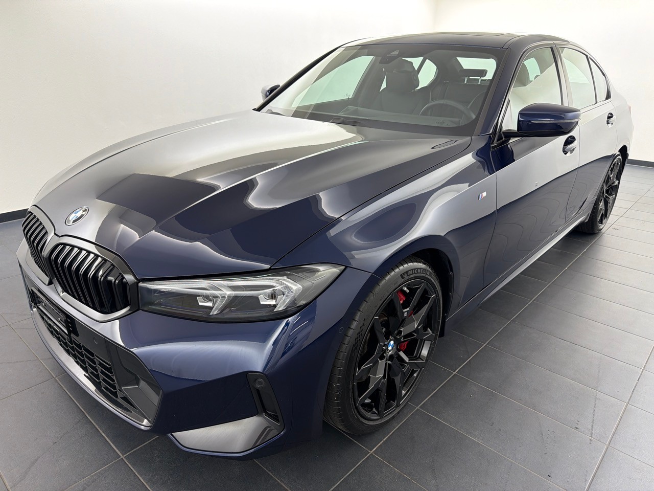 BMW 320i sDrive M Sport Pro-image-0