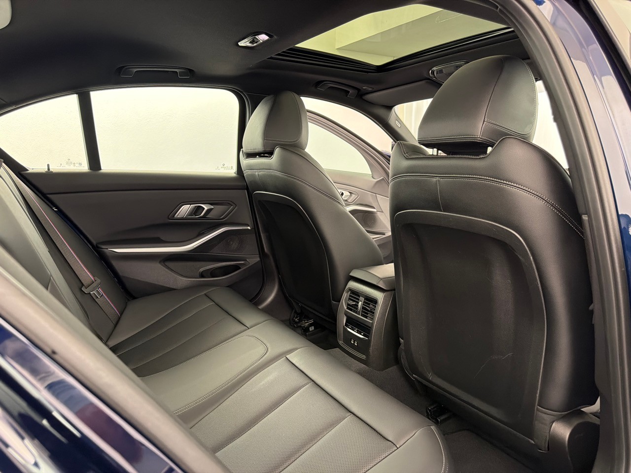 BMW 320i sDrive M Sport Pro-image-7