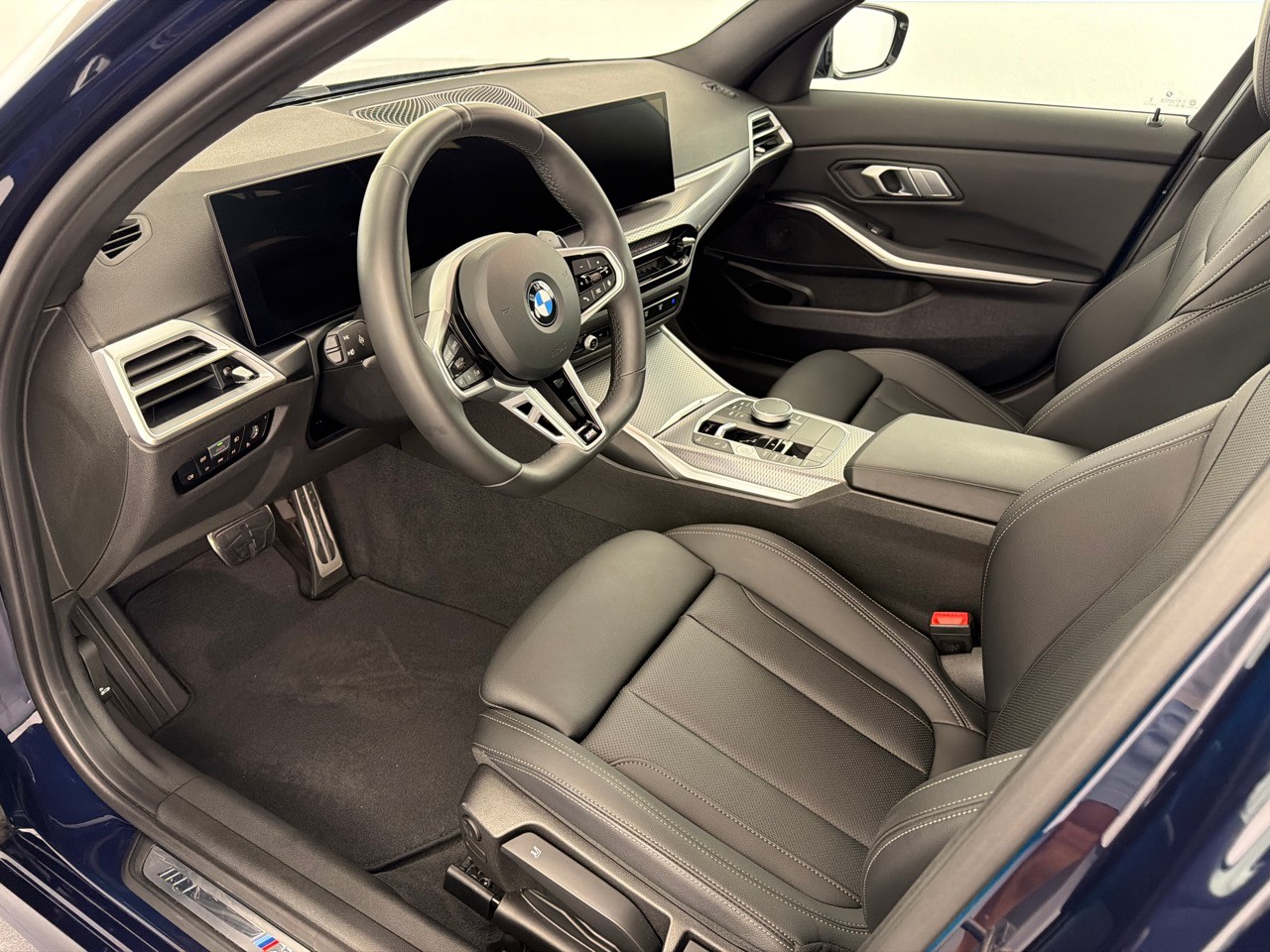 BMW 320i sDrive M Sport Pro-image-4