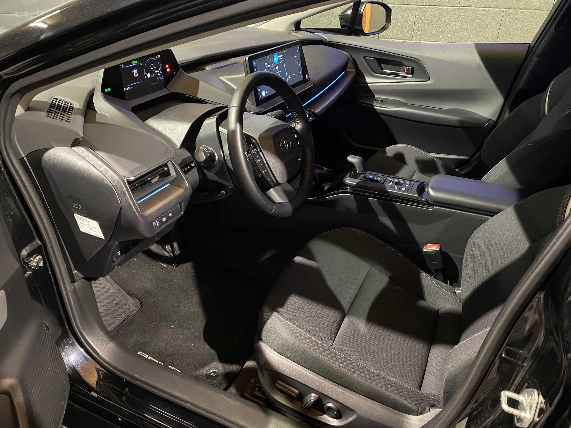 TOYOTA Prius 2.0 VVT-i Plug-in Hybrid Trend-image-15