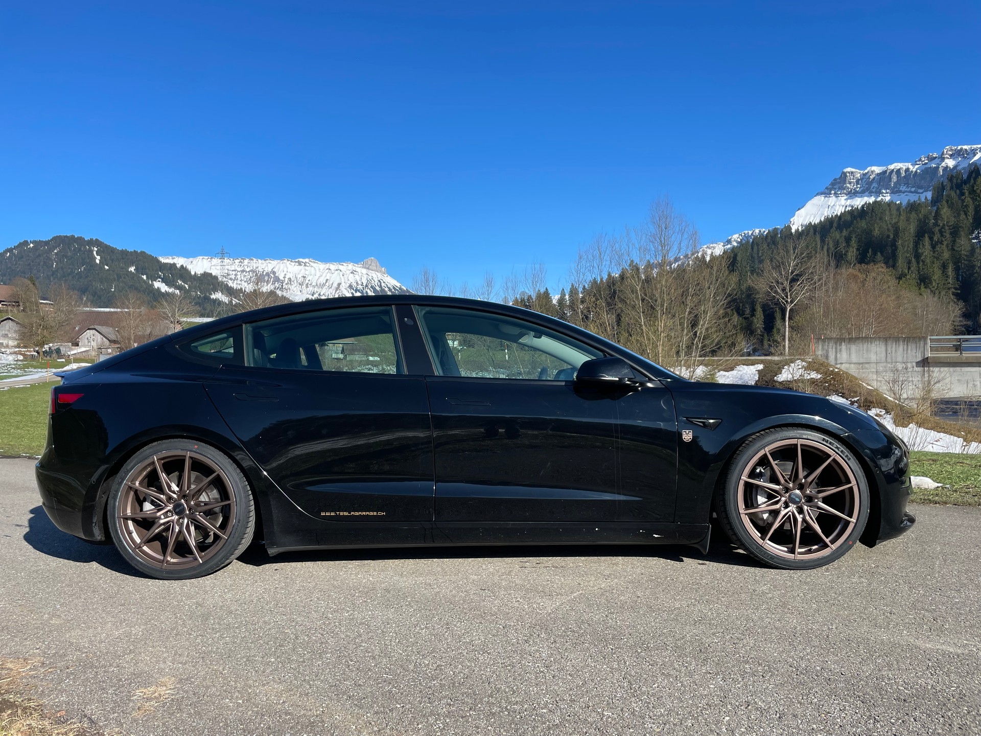 TESLA Model 3 Long Range Dual Motor AWD-image-1