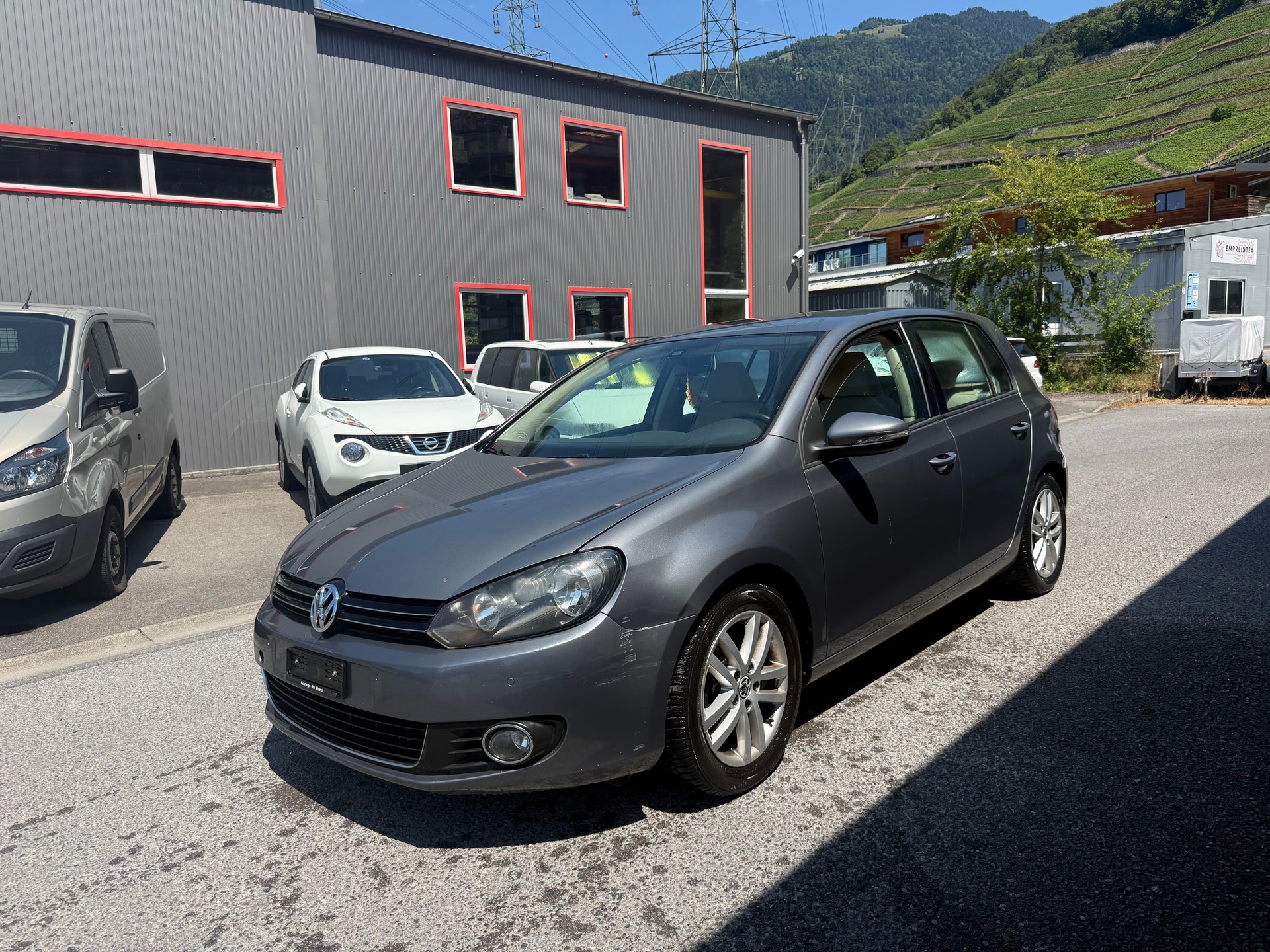 VW Golf 2.0 TDI Comfortline-showroom-element-1