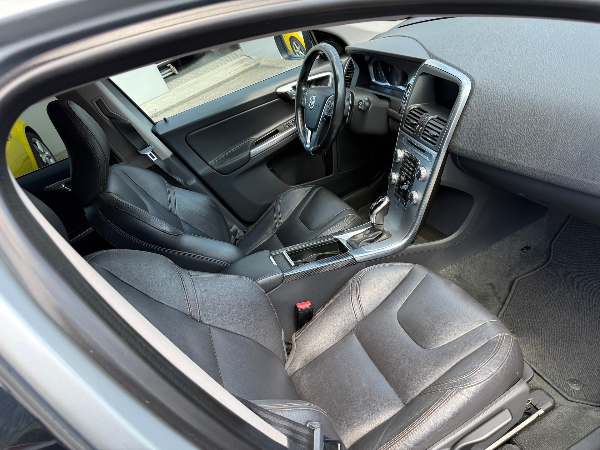 VOLVO XC60 T5 AWD Summum Geartronic-image-10
