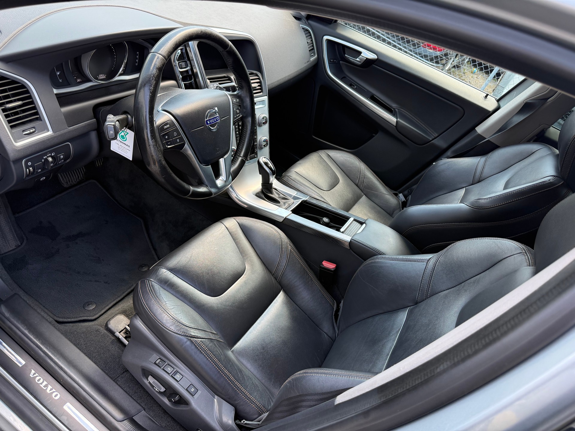 VOLVO XC60 T5 AWD Summum Geartronic-image-8