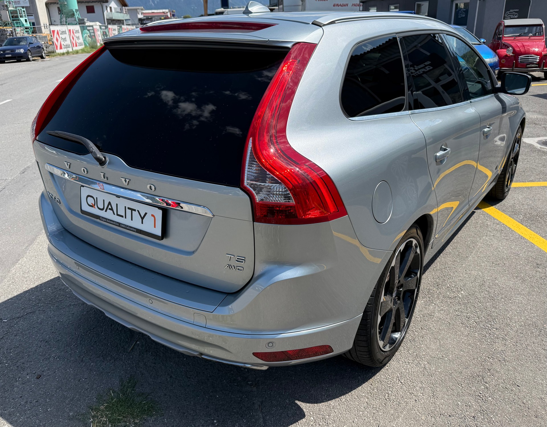 VOLVO XC60 T5 AWD Summum Geartronic-image-3