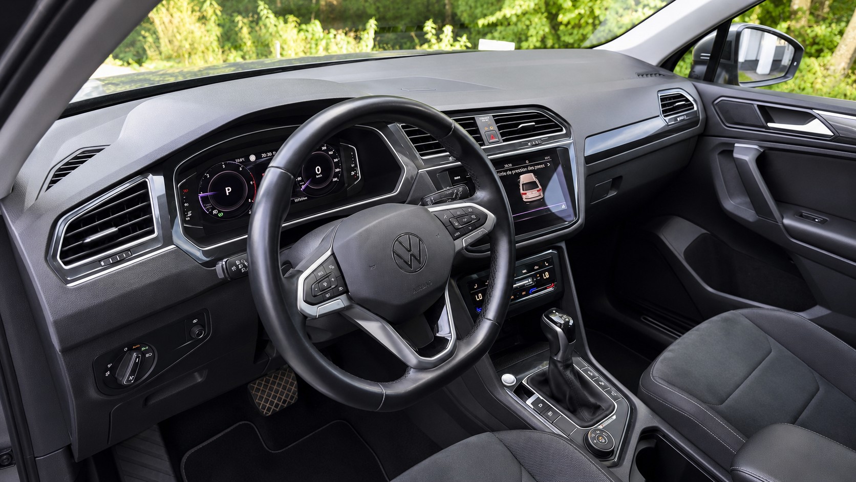 VW Tiguan 2.0 TDI SCR Elegance 4Motion DSG-image-1