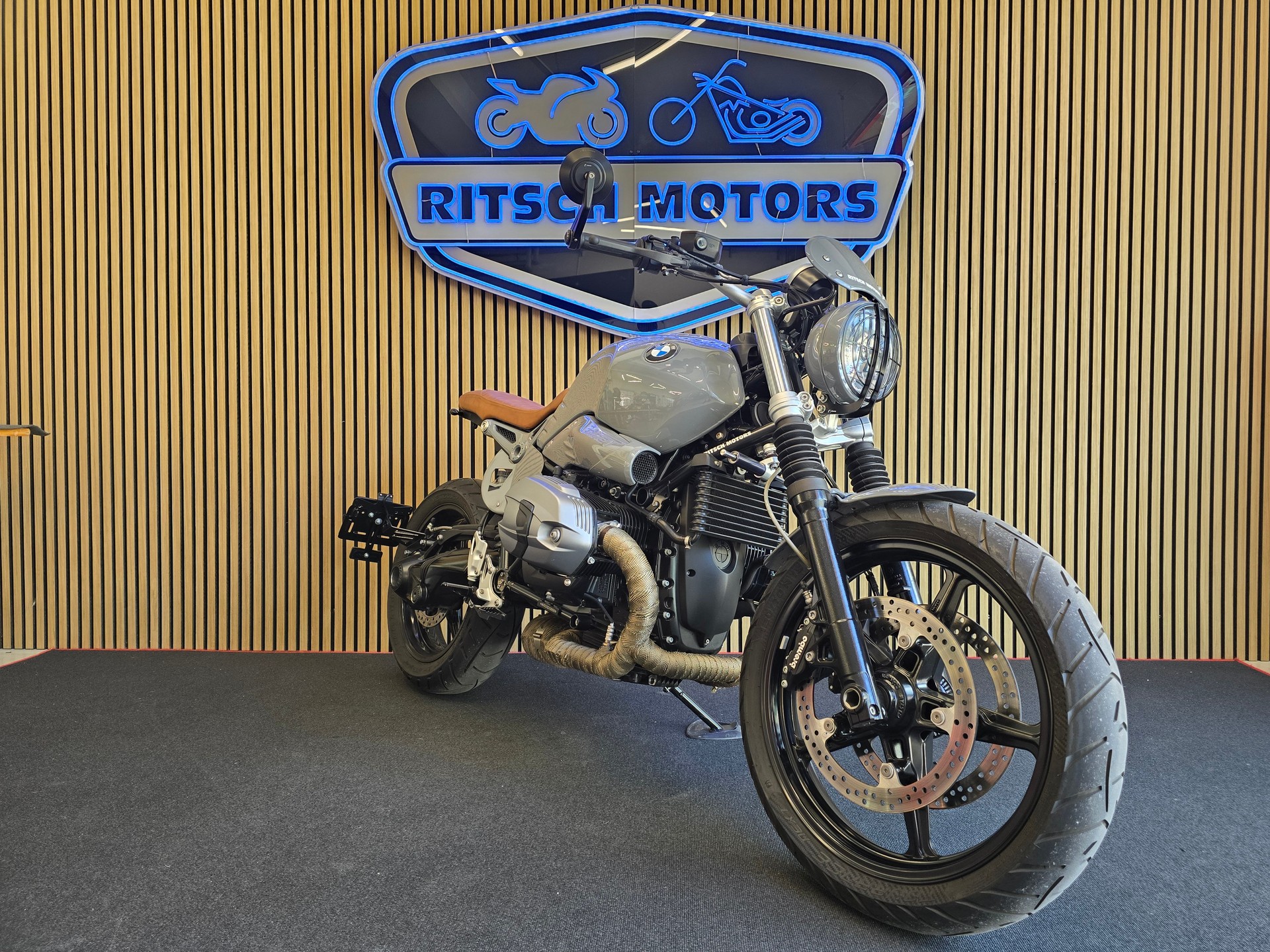 BMW R nineT Scrambler ABS-image-1
