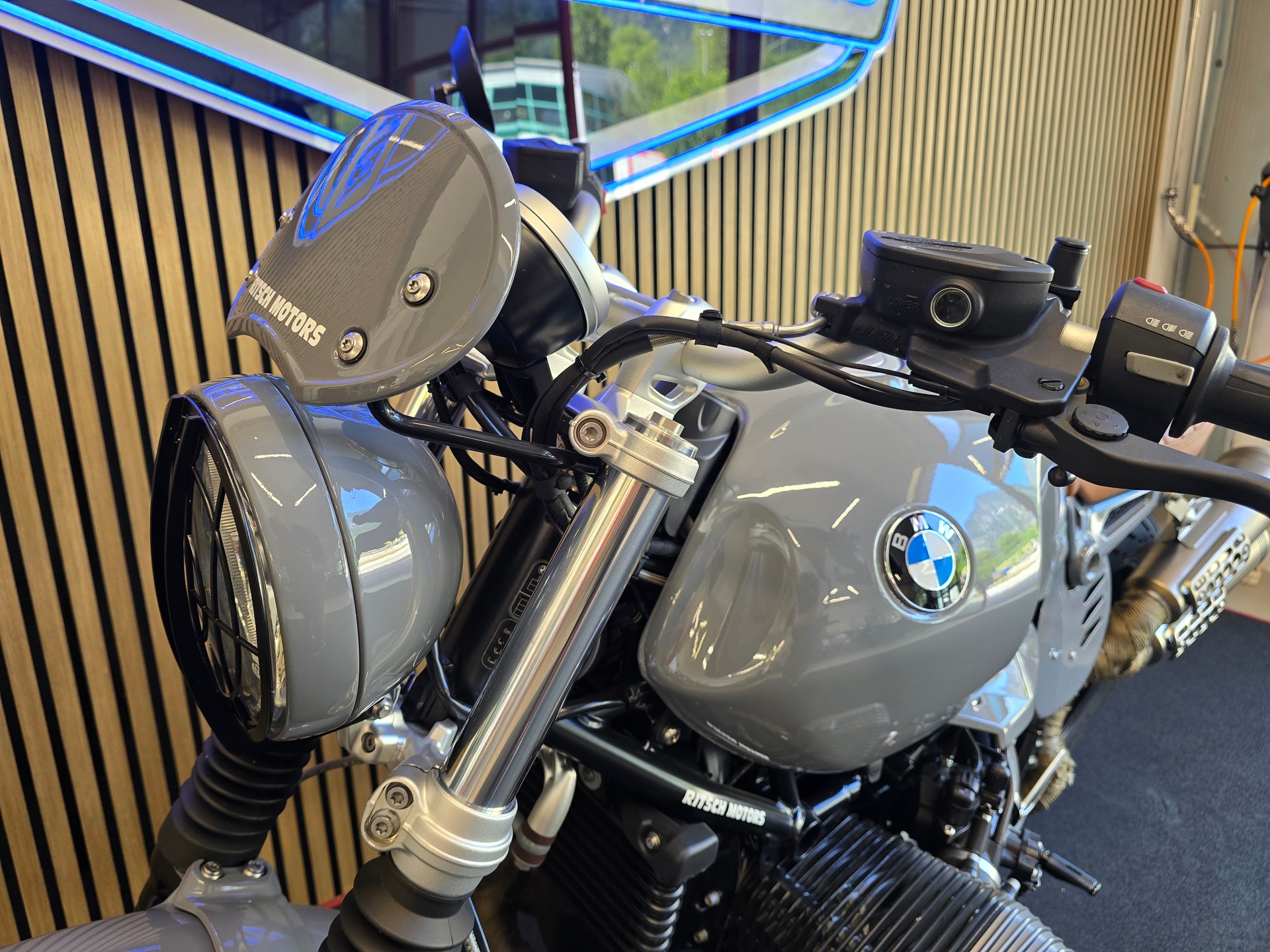 BMW R nineT Scrambler ABS-image-9
