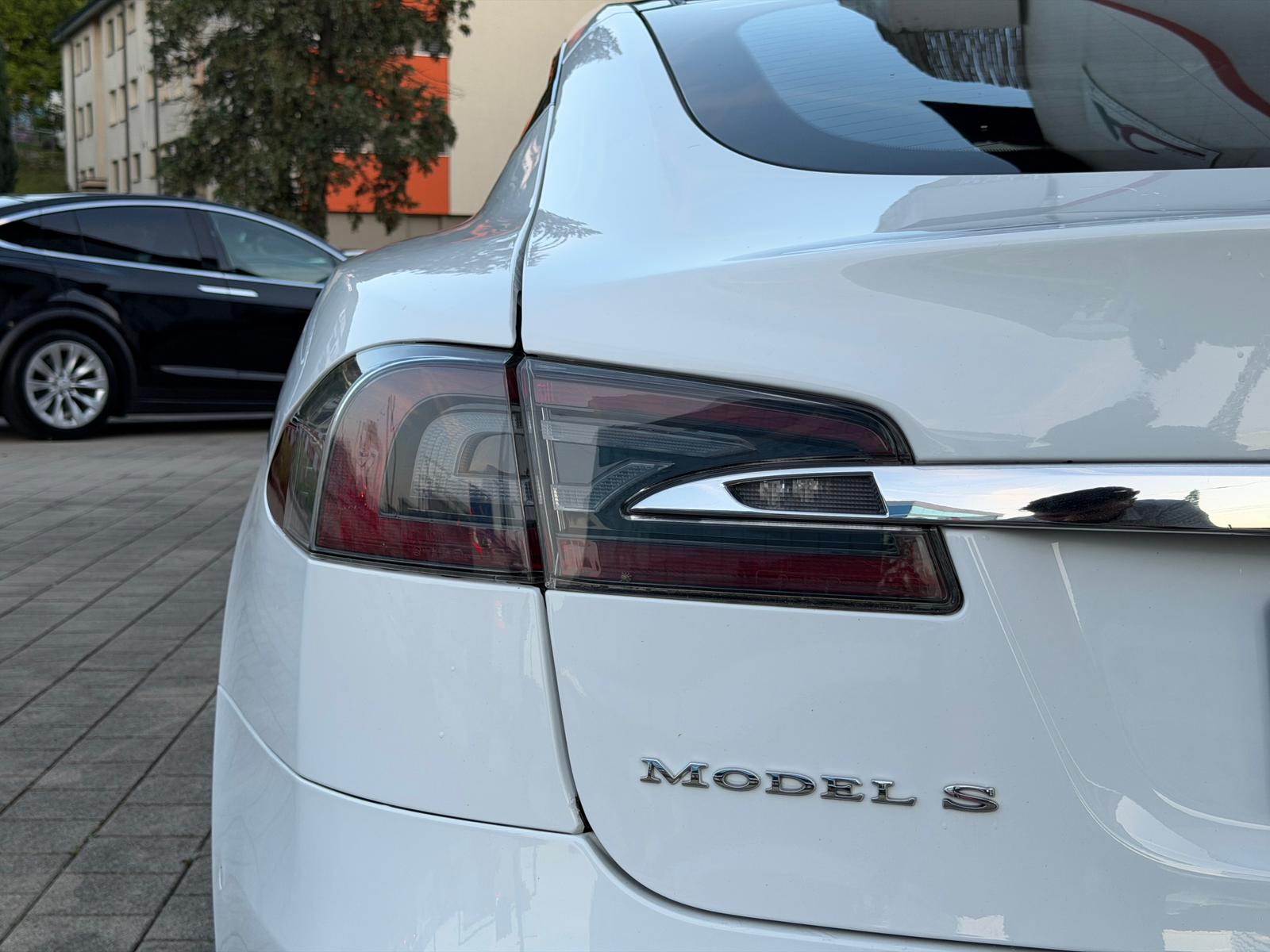 TESLA Model S 60 **FREE SUPERCHARGE**-image-4