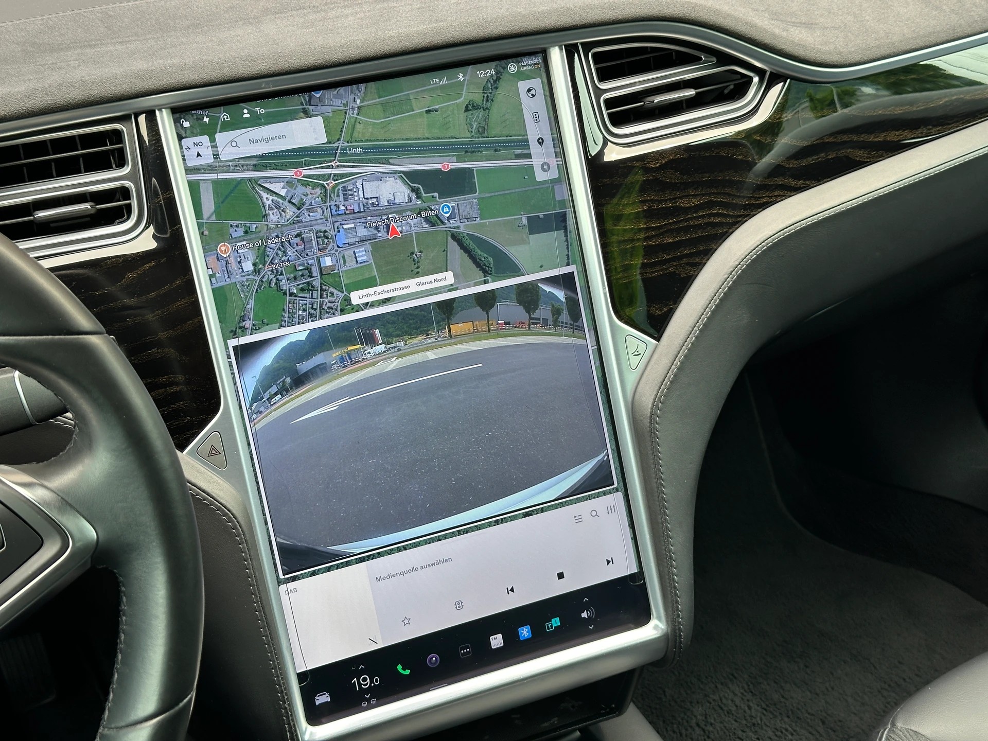 TESLA Model S 60 **FREE SUPERCHARGE**-image-16