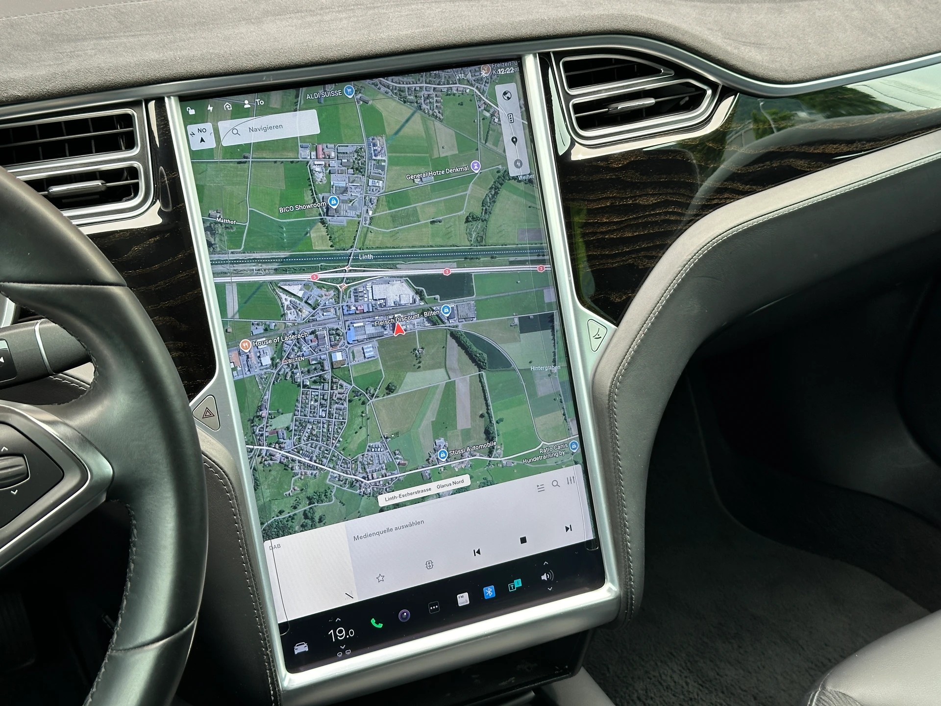 TESLA Model S 60 **FREE SUPERCHARGE**-image-17