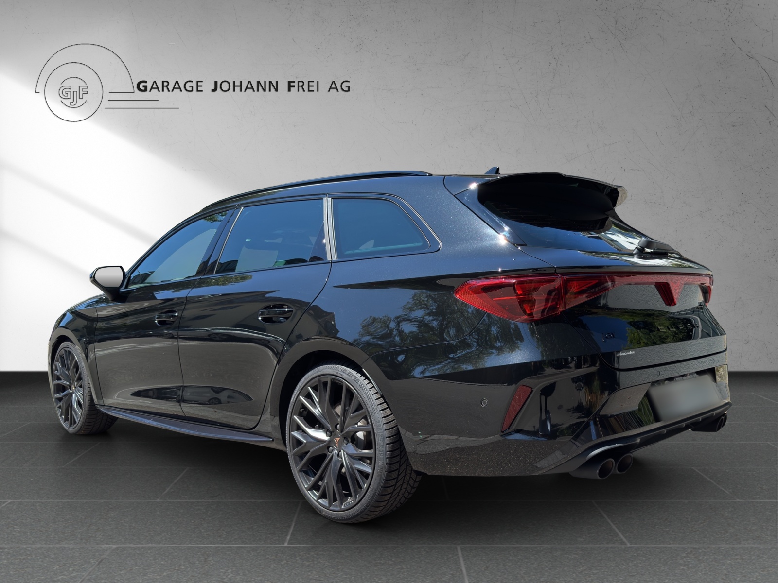 CUPRA LEON ST 2.0 TSI Black Symphony DSG 4Drive-image-2