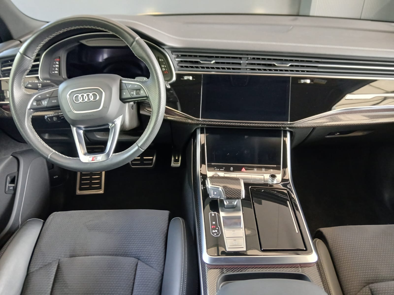 AUDI Q7 3.0 45 TDI S Line quattro T-Tronic-image-6