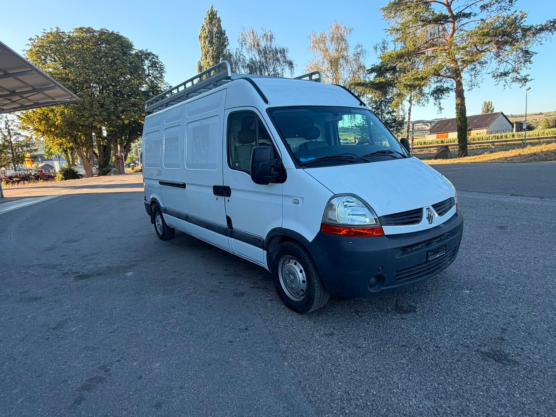 RENAULT Master T35 2.5dCi L3H2-image-1