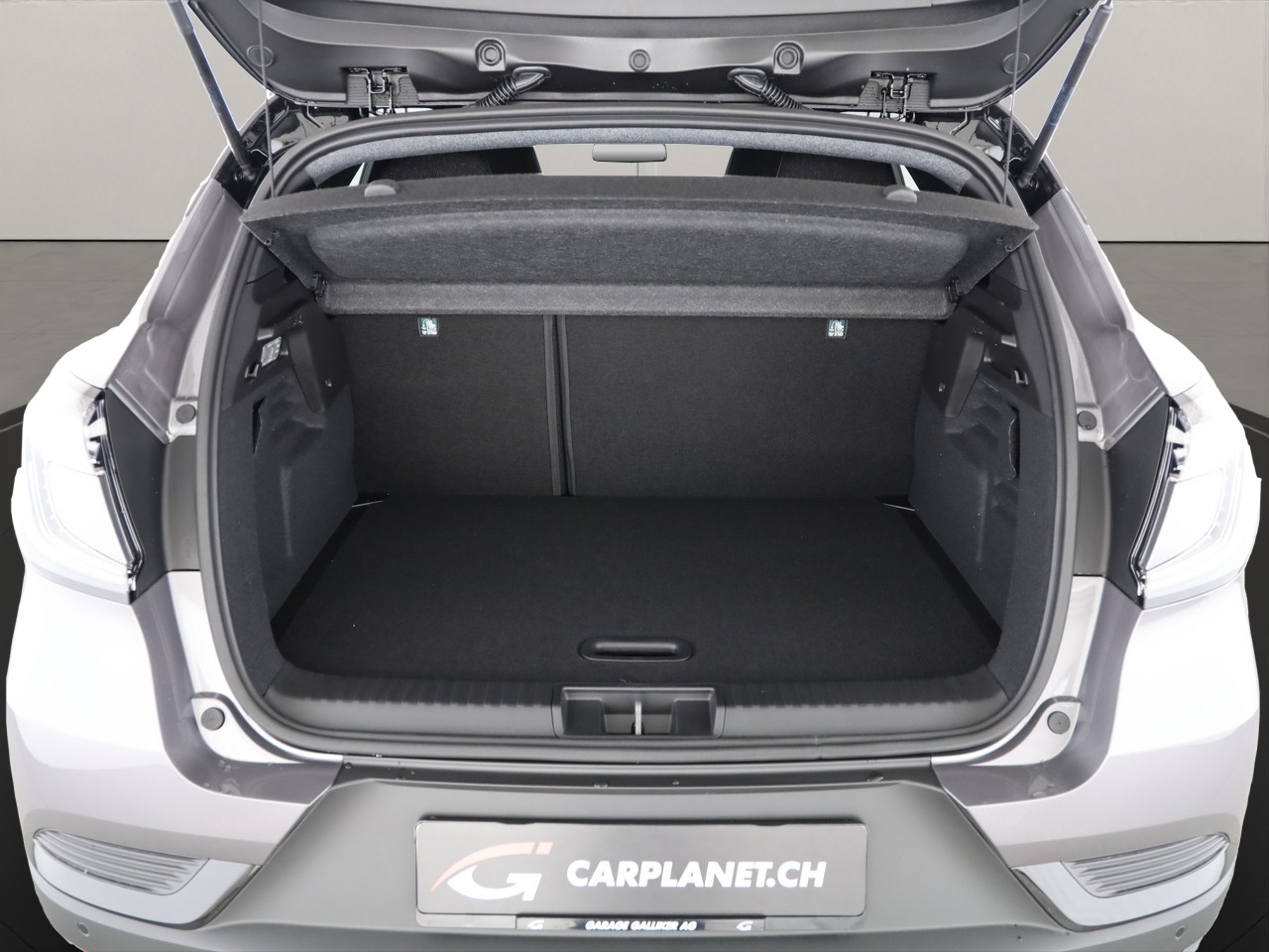 RENAULT Captur 1.8 E-Tech techno-image-8