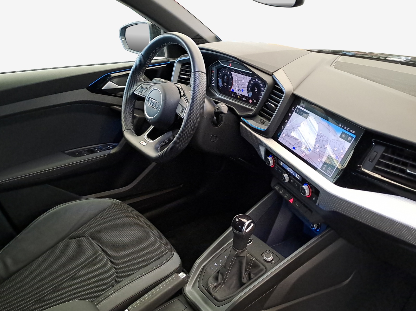 AUDI A1 City Carver30 TFSI Attraction-image-15