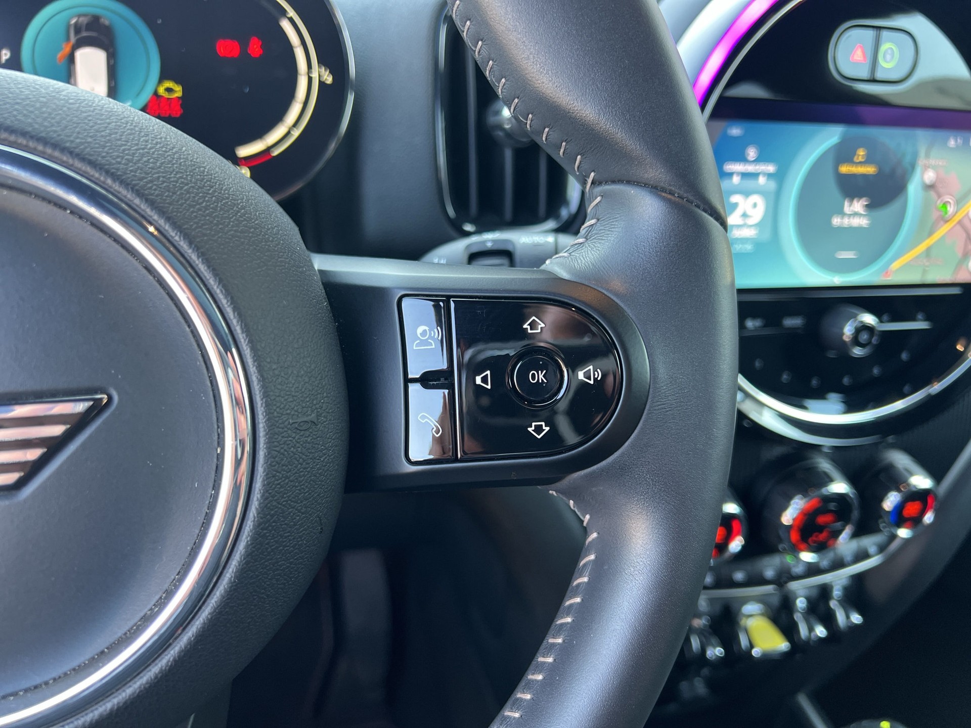 MINI Countryman Cooper SE ALL4 PHEV Steptronic-image-15