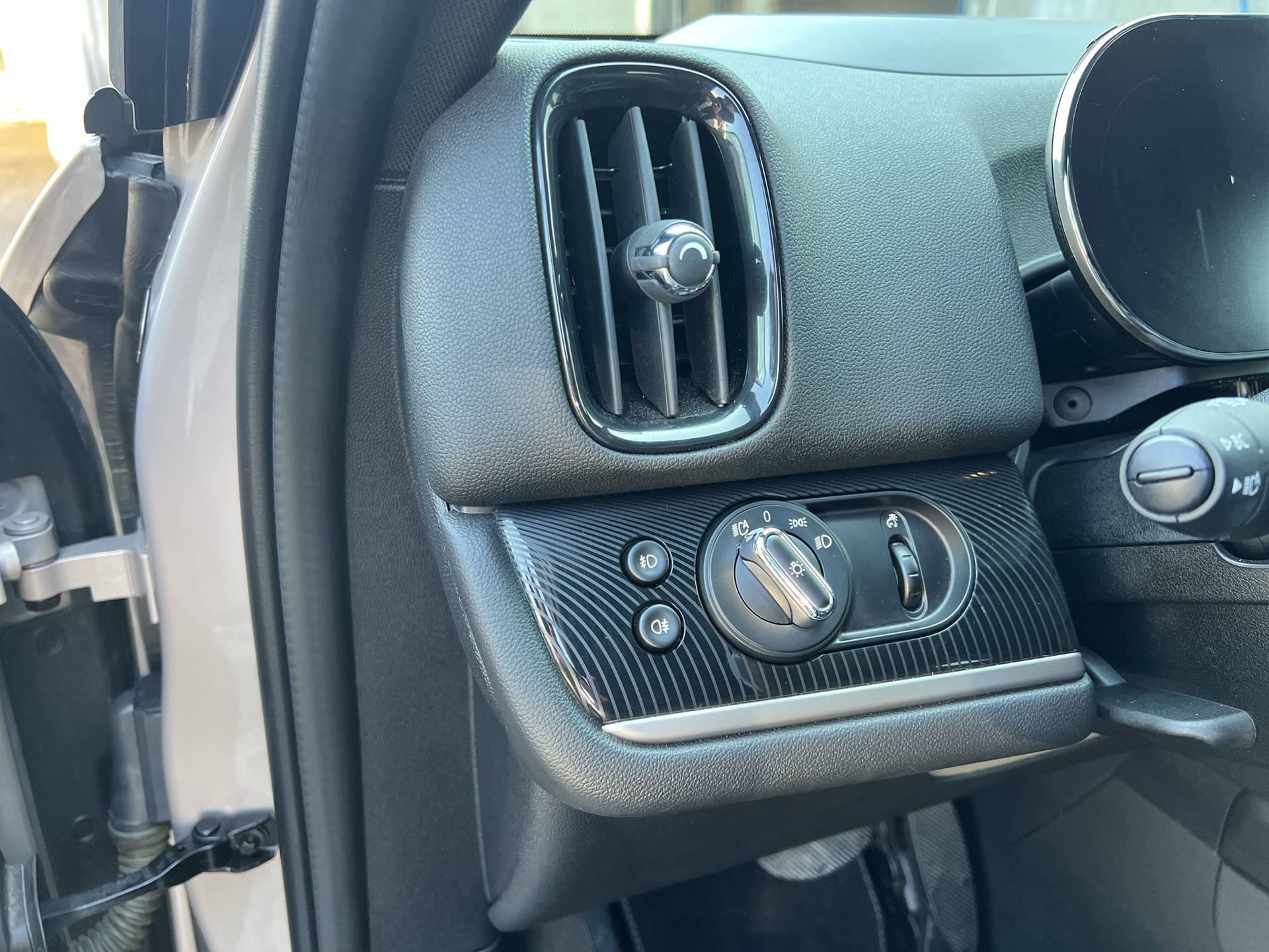MINI Countryman Cooper SE ALL4 PHEV Steptronic-image-19