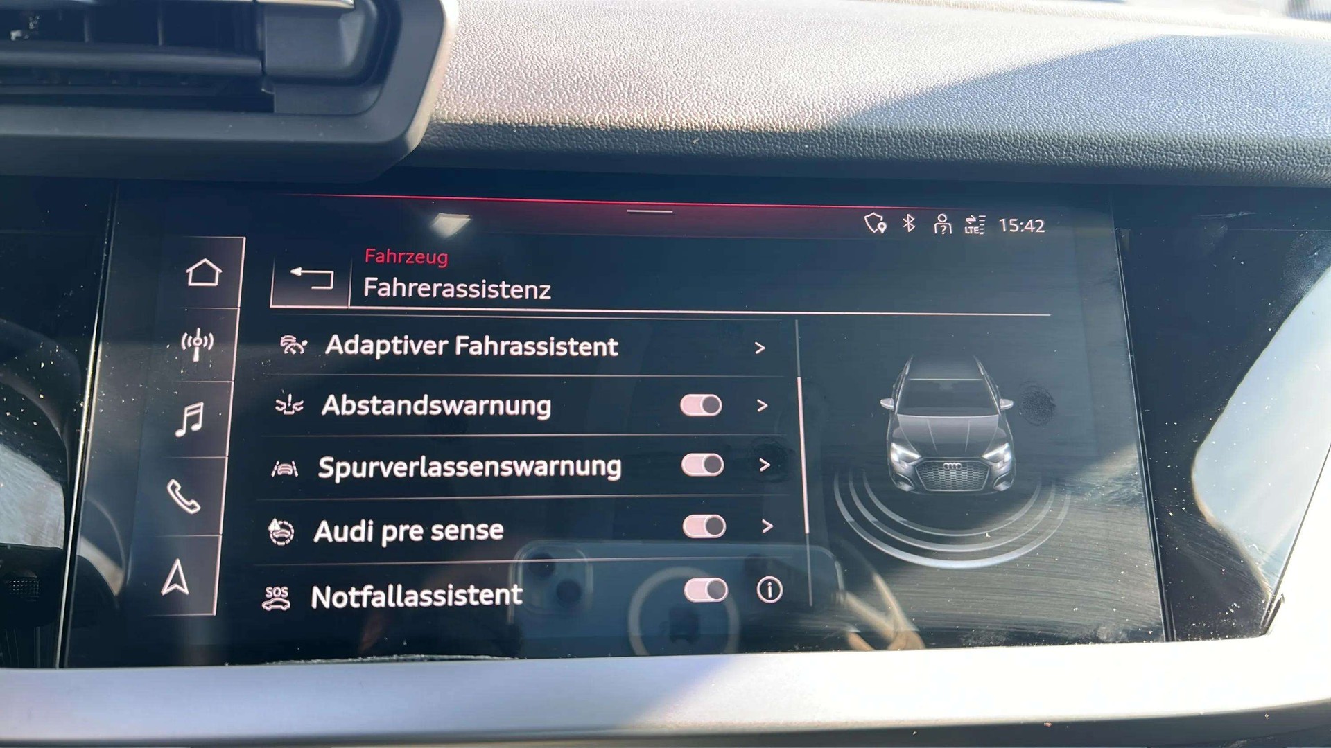 AUDI A3 Sportback 35 TFSI S line Attraction S-tronic mit 5J Werksgarantie oder bis 100000km-image-17