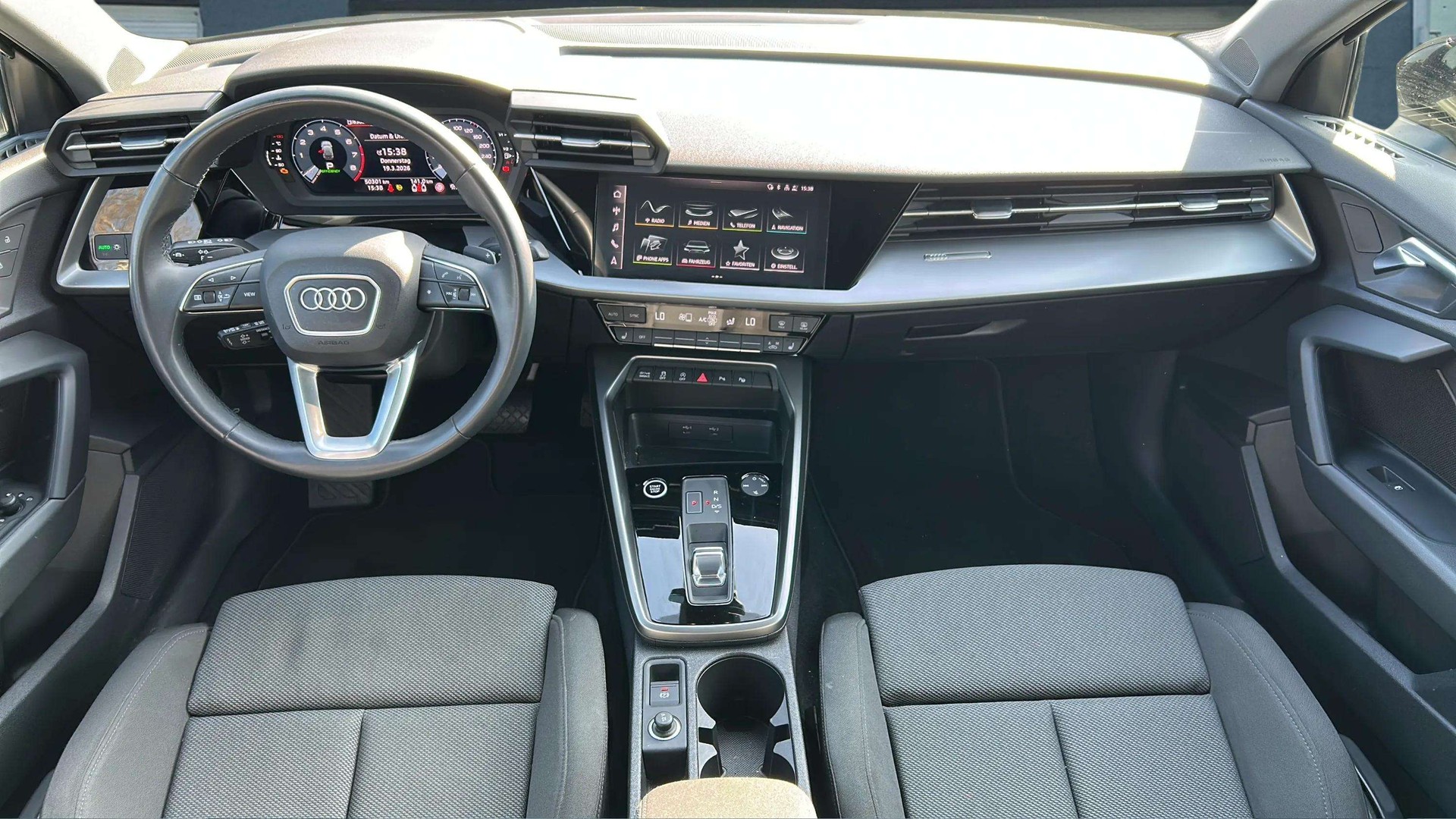 AUDI A3 Sportback 35 TFSI S line Attraction S-tronic mit 5J Werksgarantie oder bis 100000km-image-9