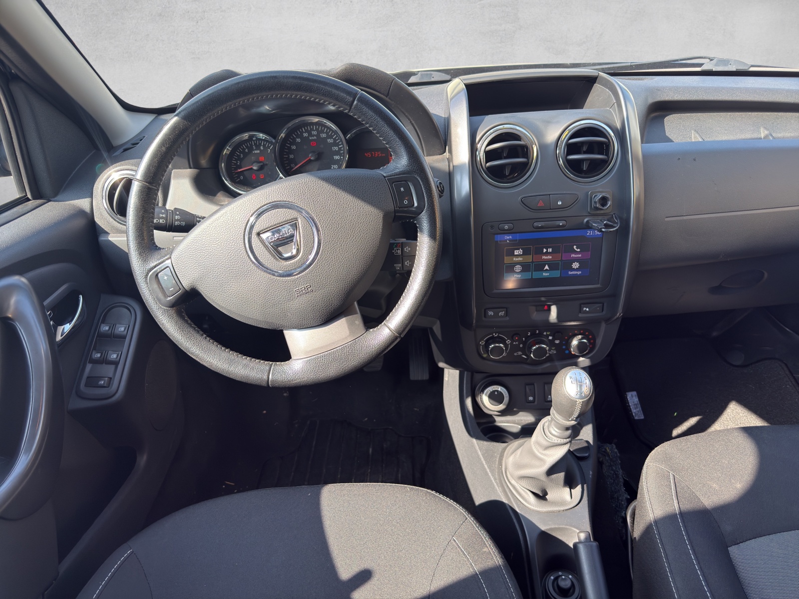DACIA Duster 1.2 T Essential 4x4-image-8