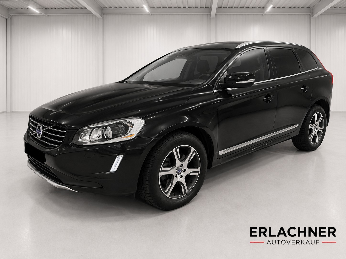 VOLVO XC60 D4 AWD Momentum Geartronic-image-0