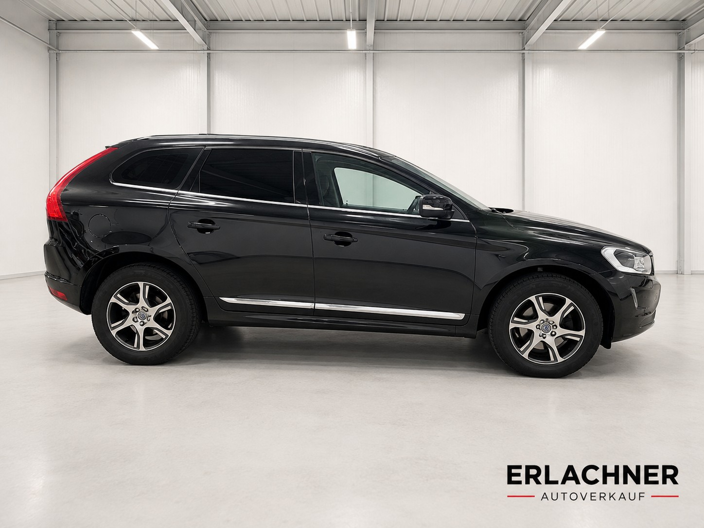 VOLVO XC60 D4 AWD Momentum Geartronic-image-1
