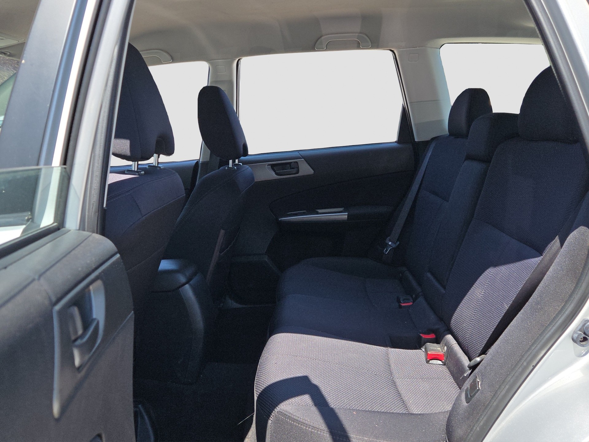 SUBARU Forester 2.0D XS Comfort-image-3