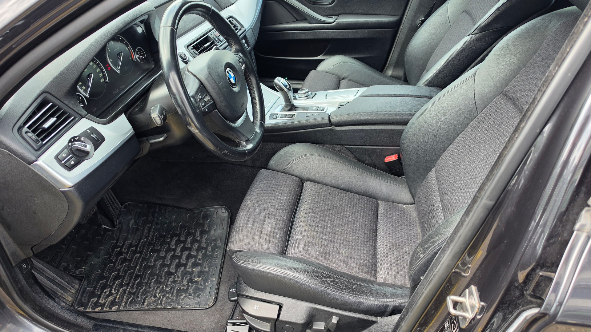 BMW 525d xDrive Touring Steptronic-image-13