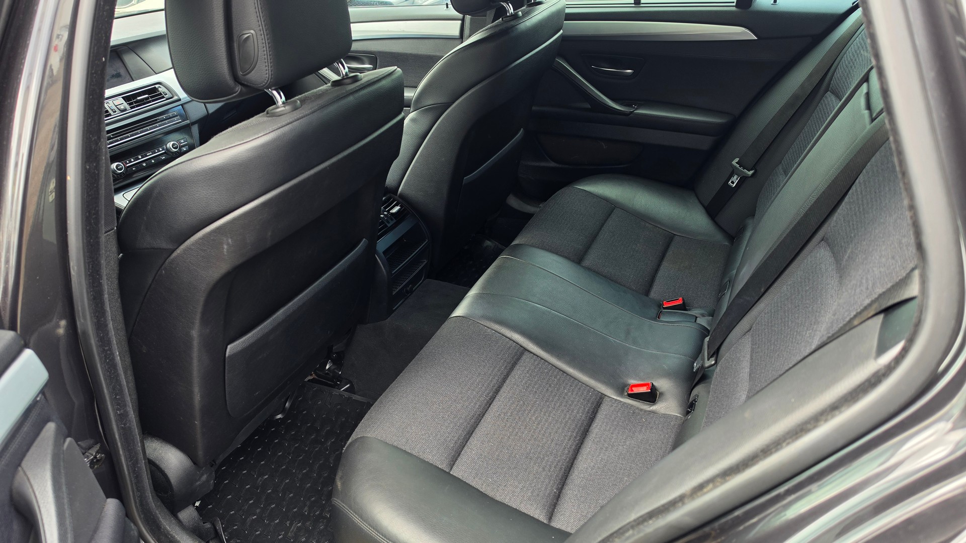 BMW 525d xDrive Touring Steptronic-image-14