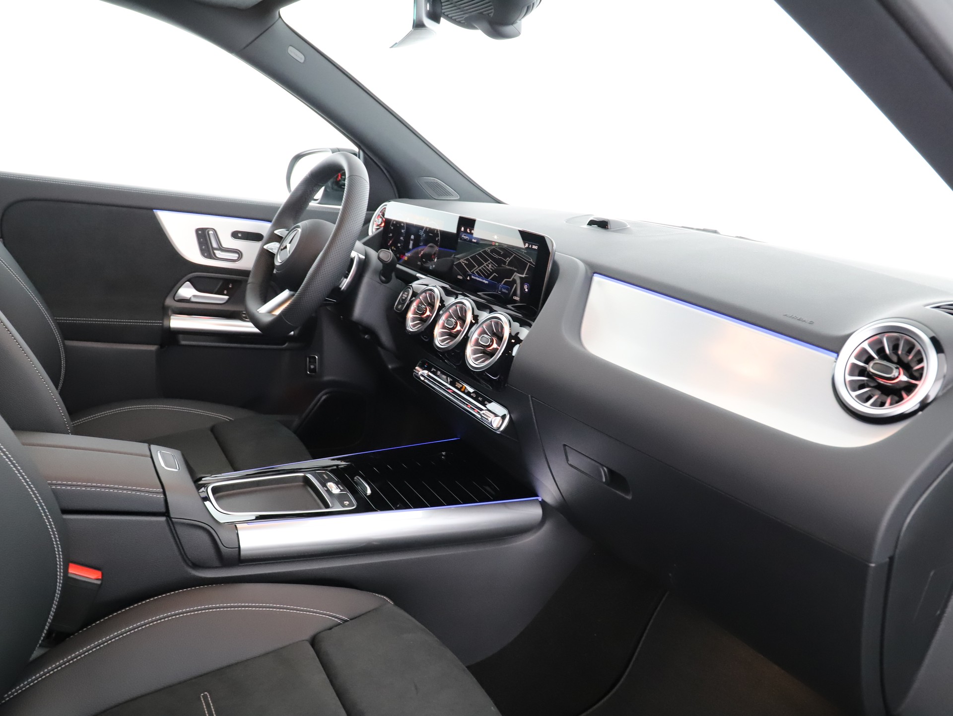 MERCEDES-BENZ GLA 200 Night Star 7G-D-image-11