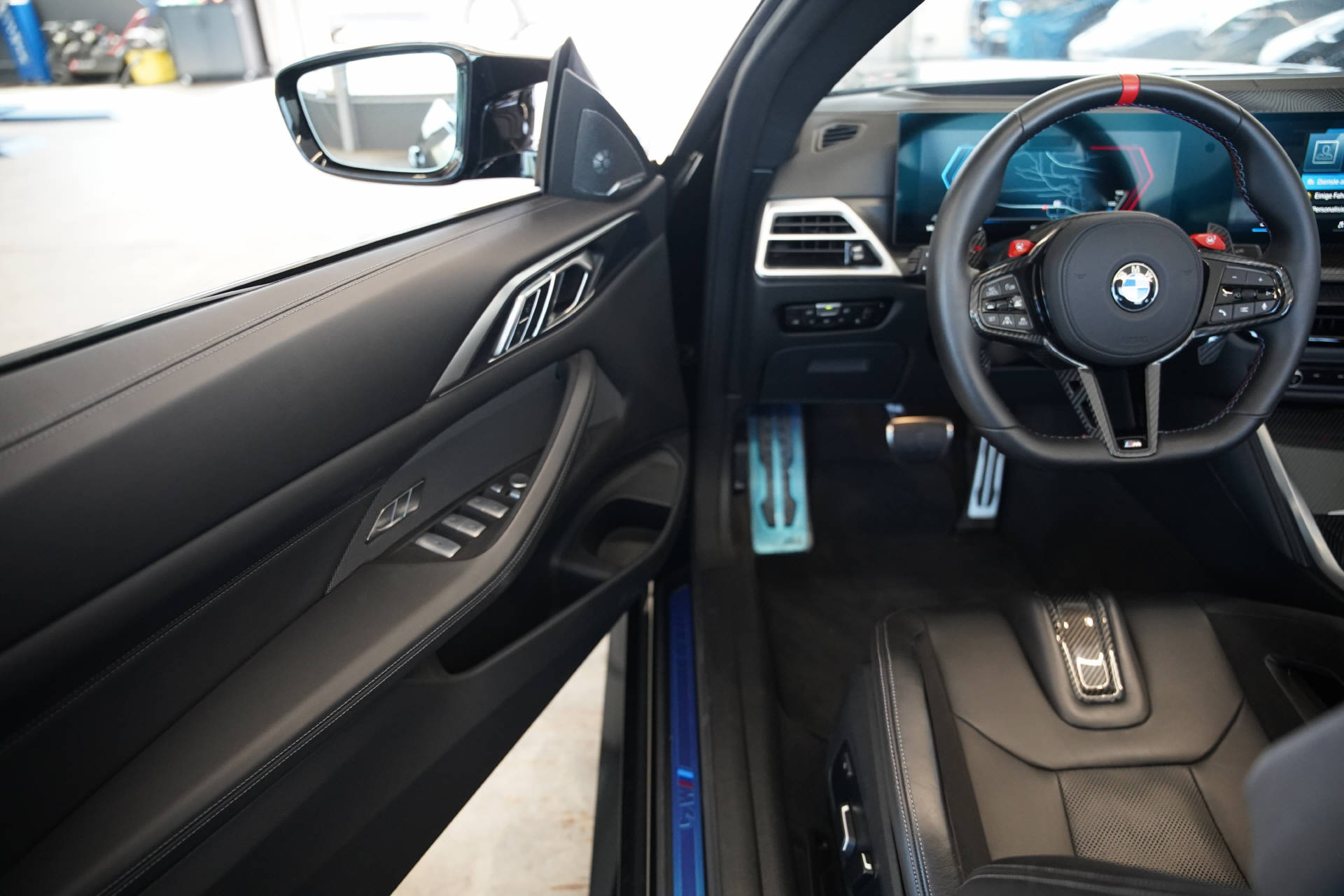 BMW M4 Cabrio Competition M xDrive LCI-image-8