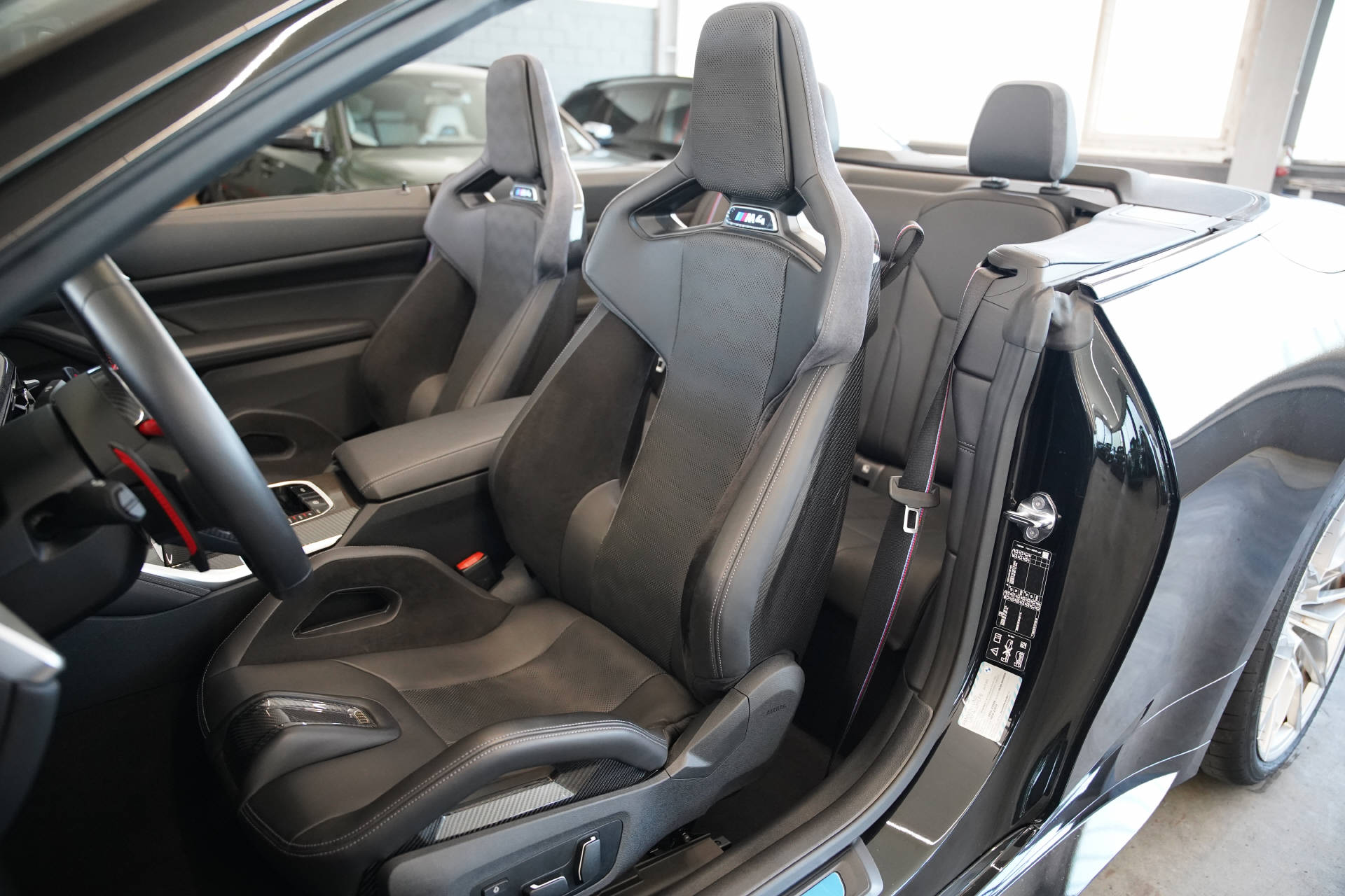 BMW M4 Cabrio Competition M xDrive LCI-image-9