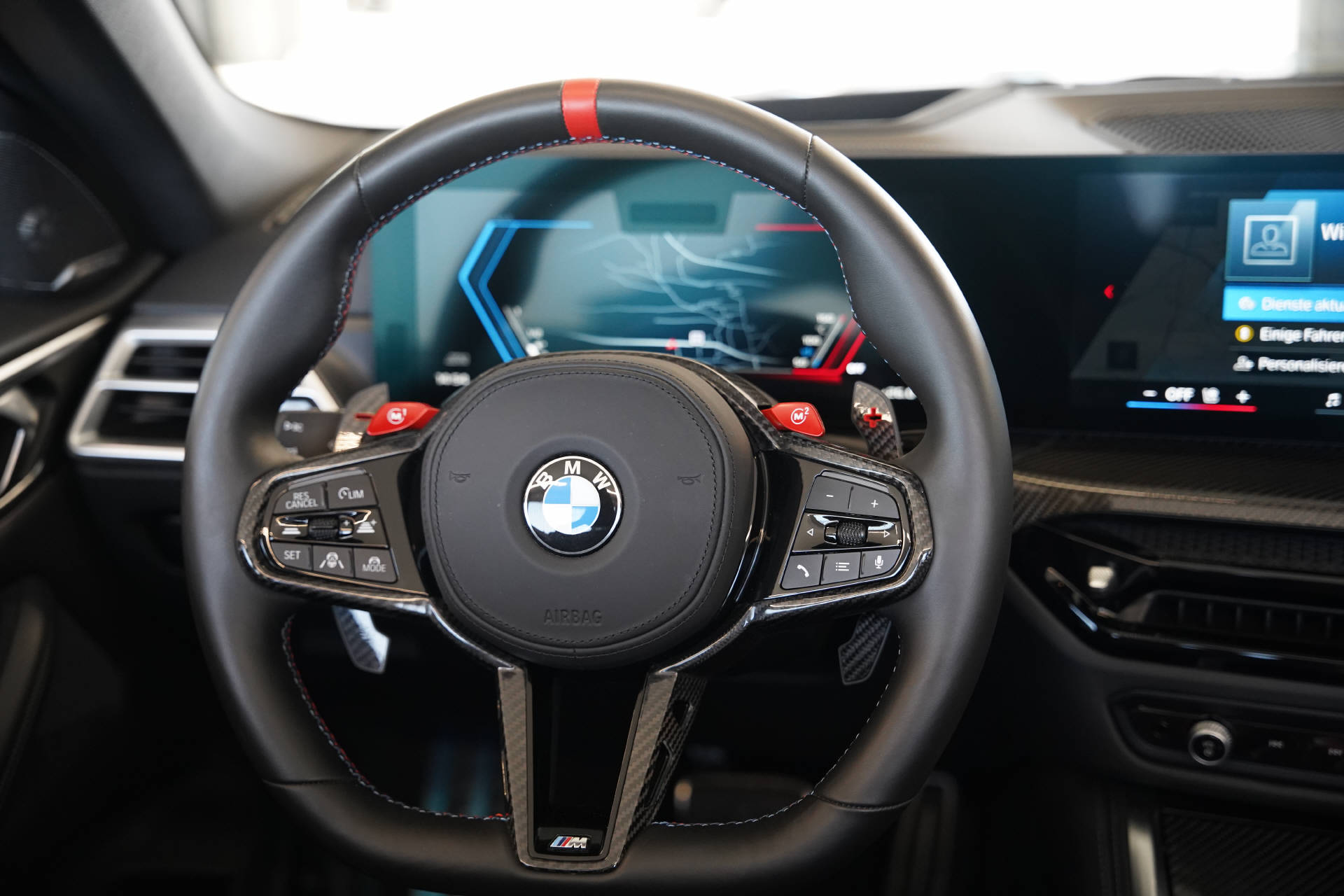 BMW M4 Cabrio Competition M xDrive LCI-image-12