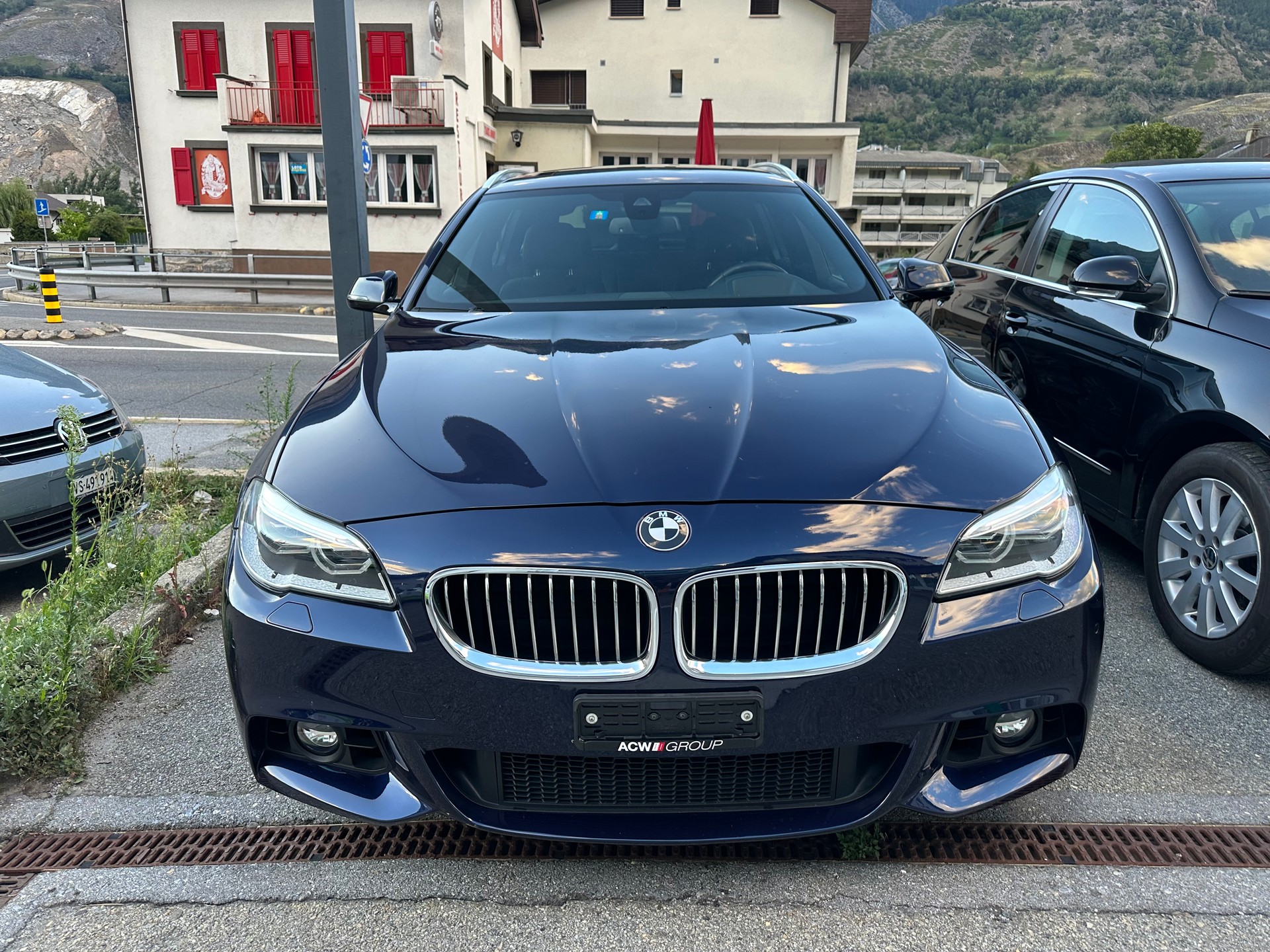 BMW 520d Touring xDrive Luxury Line Steptronic-image-0
