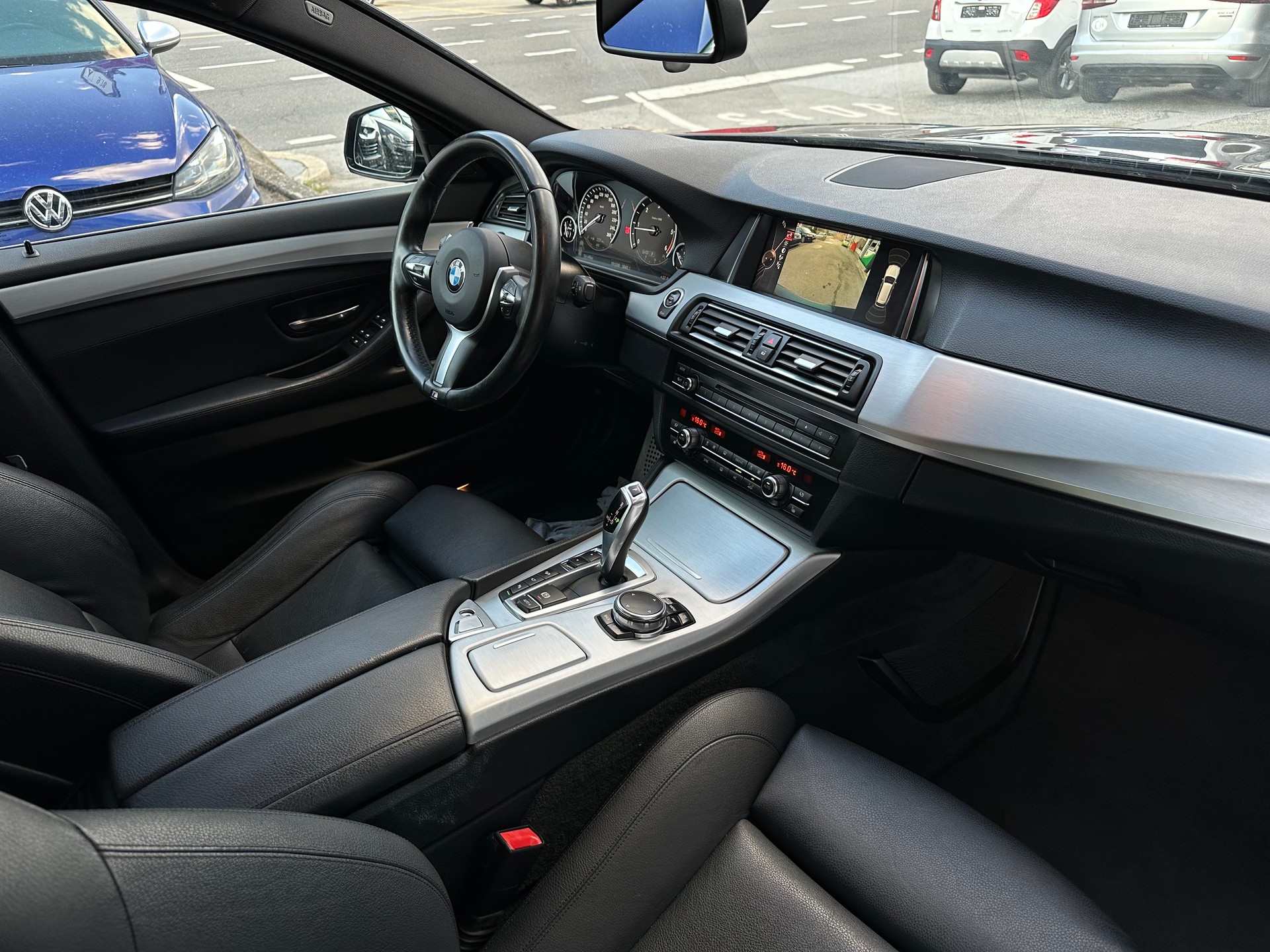 BMW 520d Touring xDrive Luxury Line Steptronic-image-10