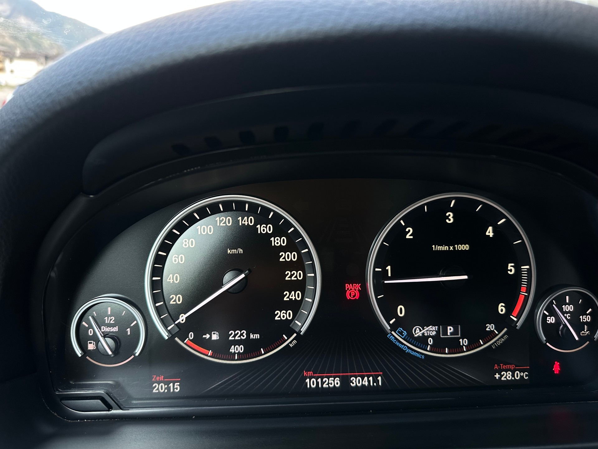 BMW 520d Touring xDrive Luxury Line Steptronic-image-9