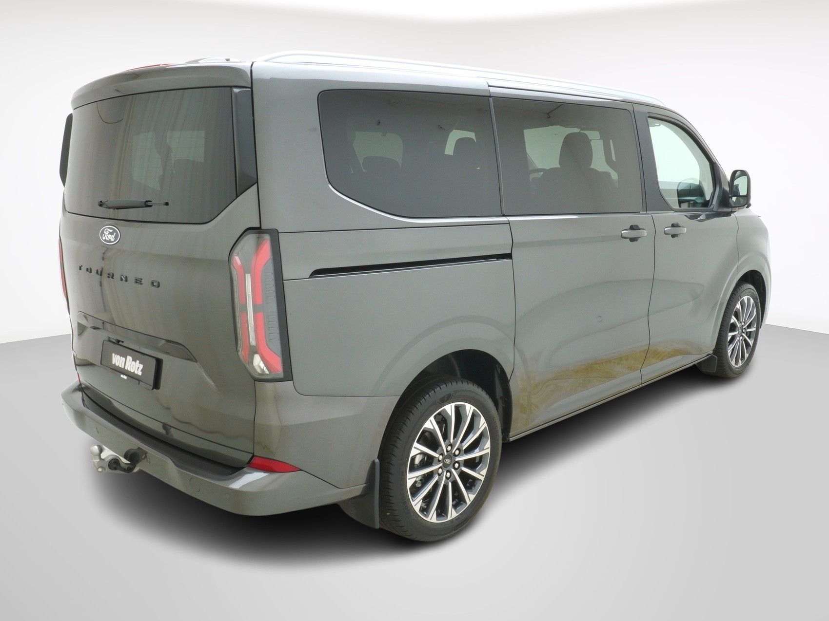 FORD Tourneo Custom L1 2.5 Plug-in-Hybrid Titanium X-image-4