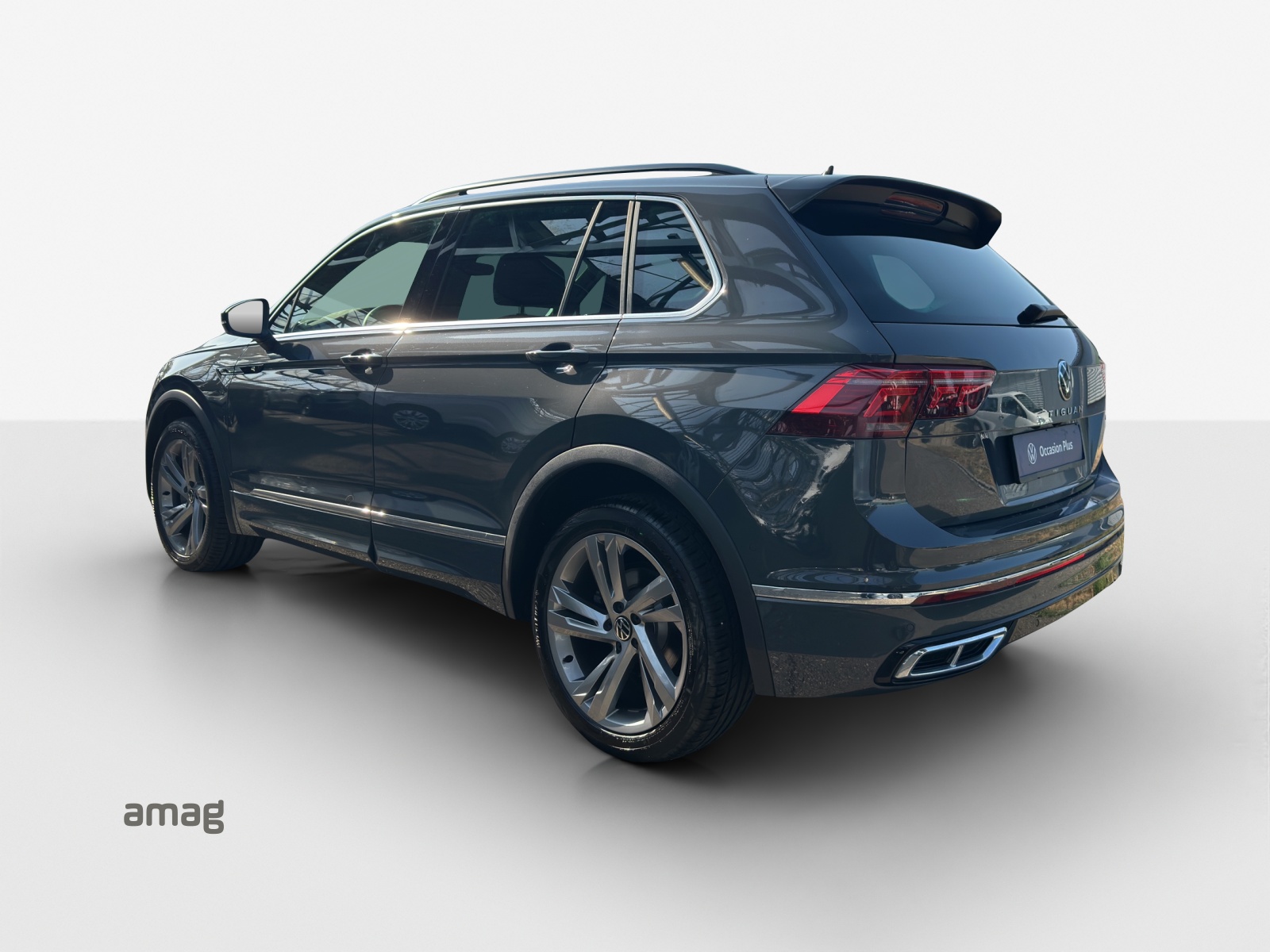 VW Tiguan 2.0TSI R-Line 4Motion DSG-image-2