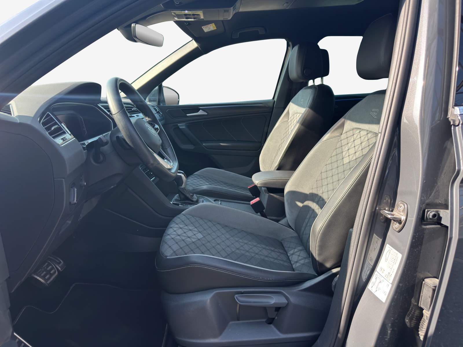 VW Tiguan 2.0TSI R-Line 4Motion DSG-image-7